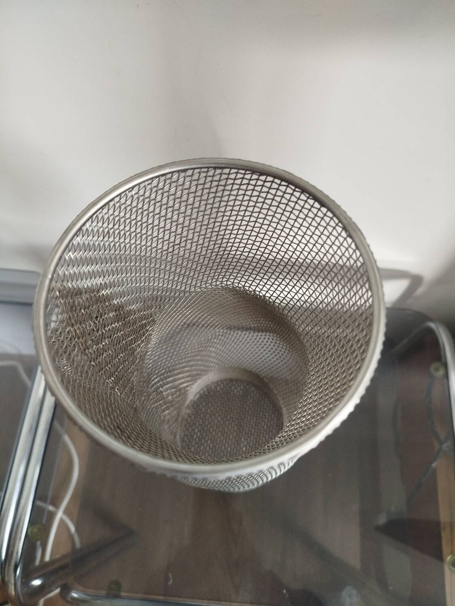Pichet décoratif en maille métallique vintage