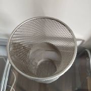 Pichet décoratif en maille métallique vintage