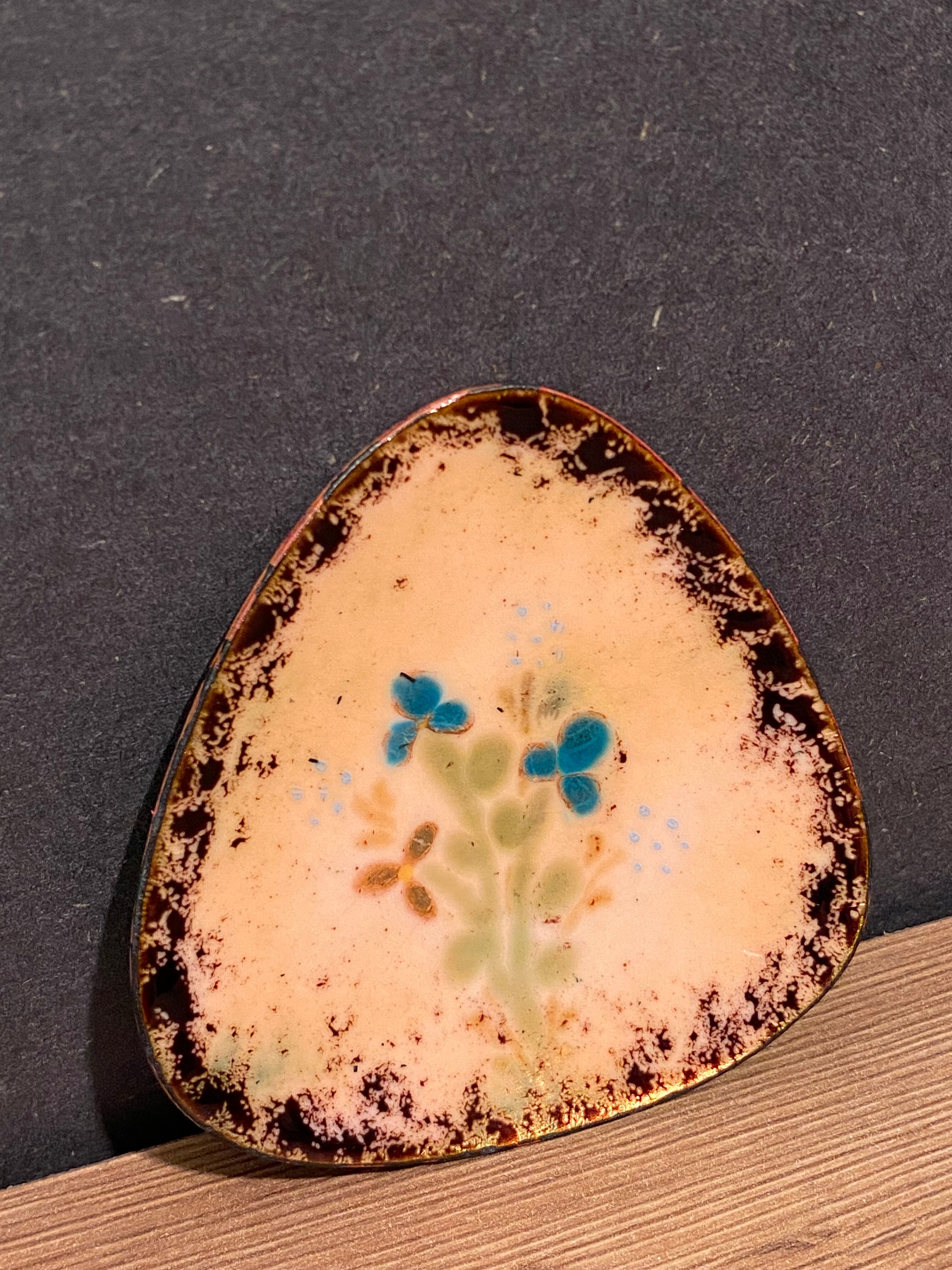 Enamelled cup, enamel on copper