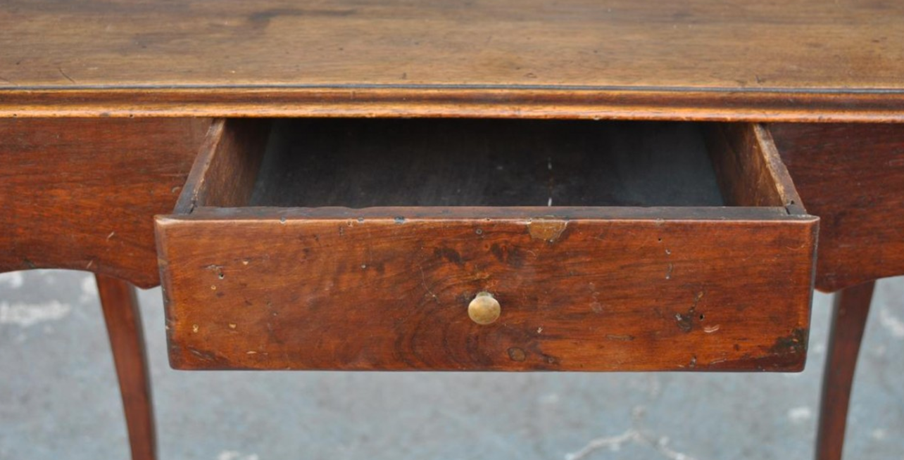 Table desk Louis XV of the period XVIIIth Walnut
