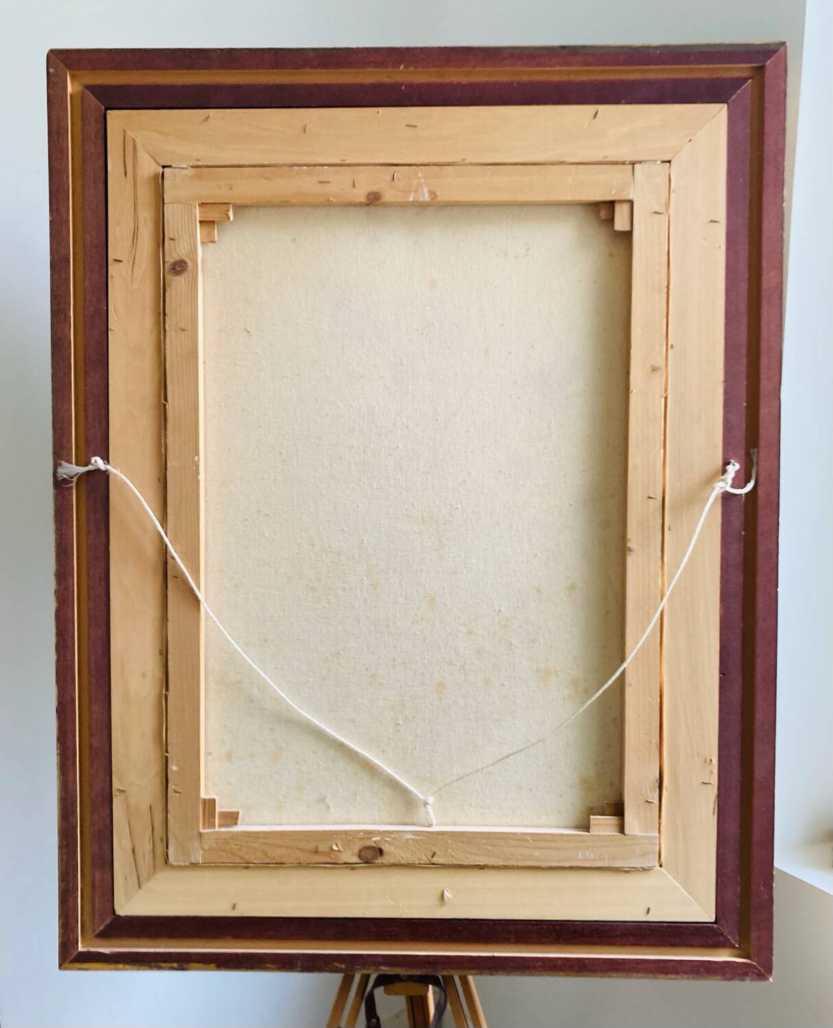 Large HST painting depicting a floral bouquet signed Lina Pont (?)