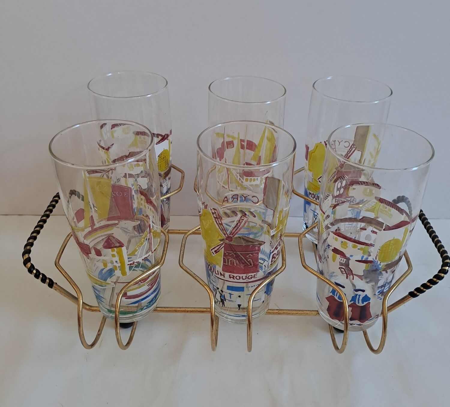 Set of 6 vintage glasses in their basket