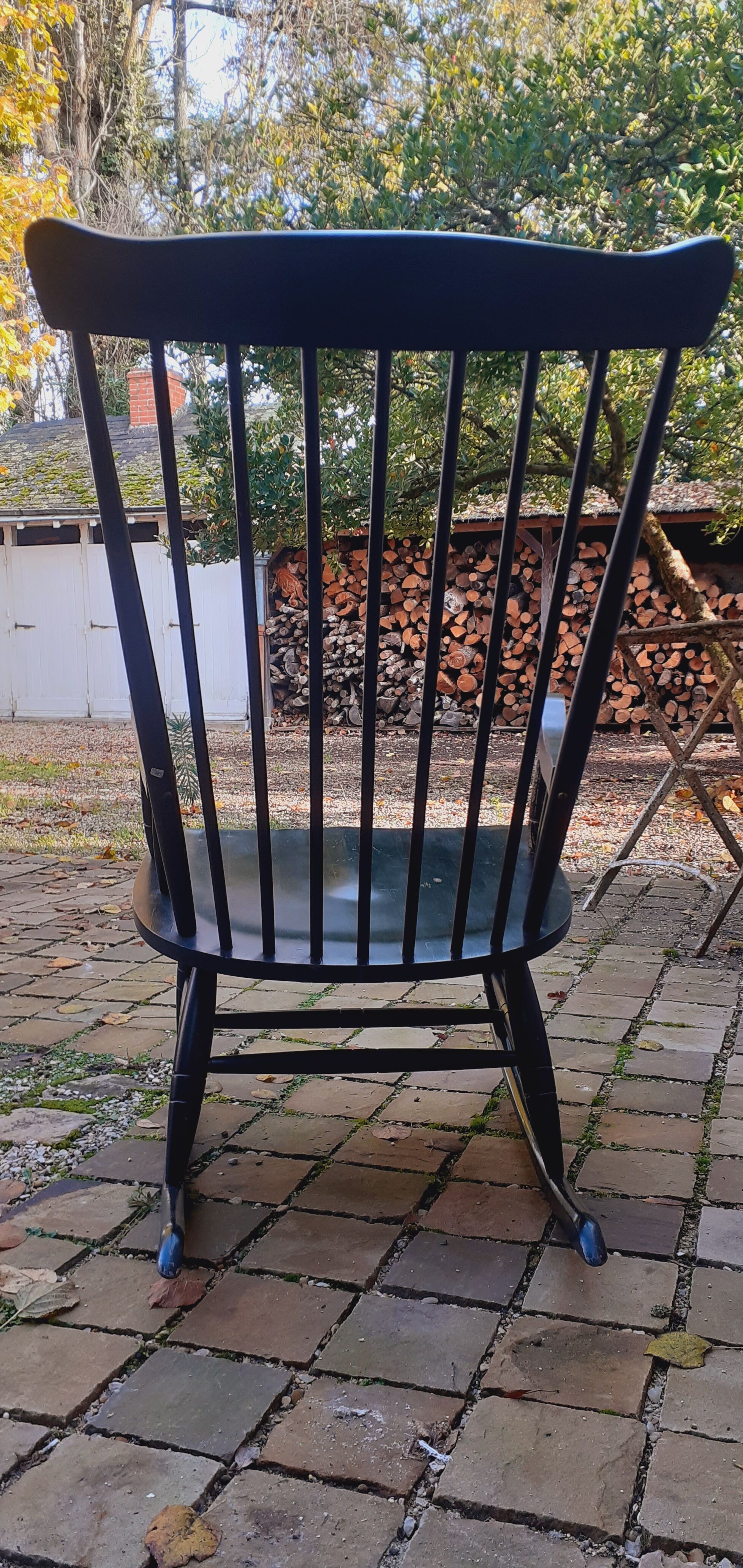 Rocking-chair vintage 50s in black lacquered wood