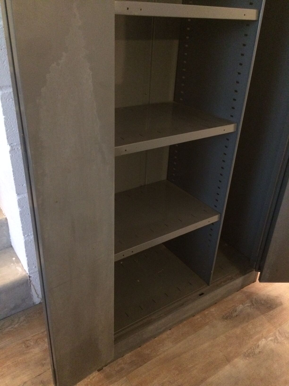 Industrial wardrobe Roneo Cabinet