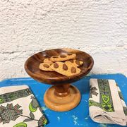 Standing wooden bowl
