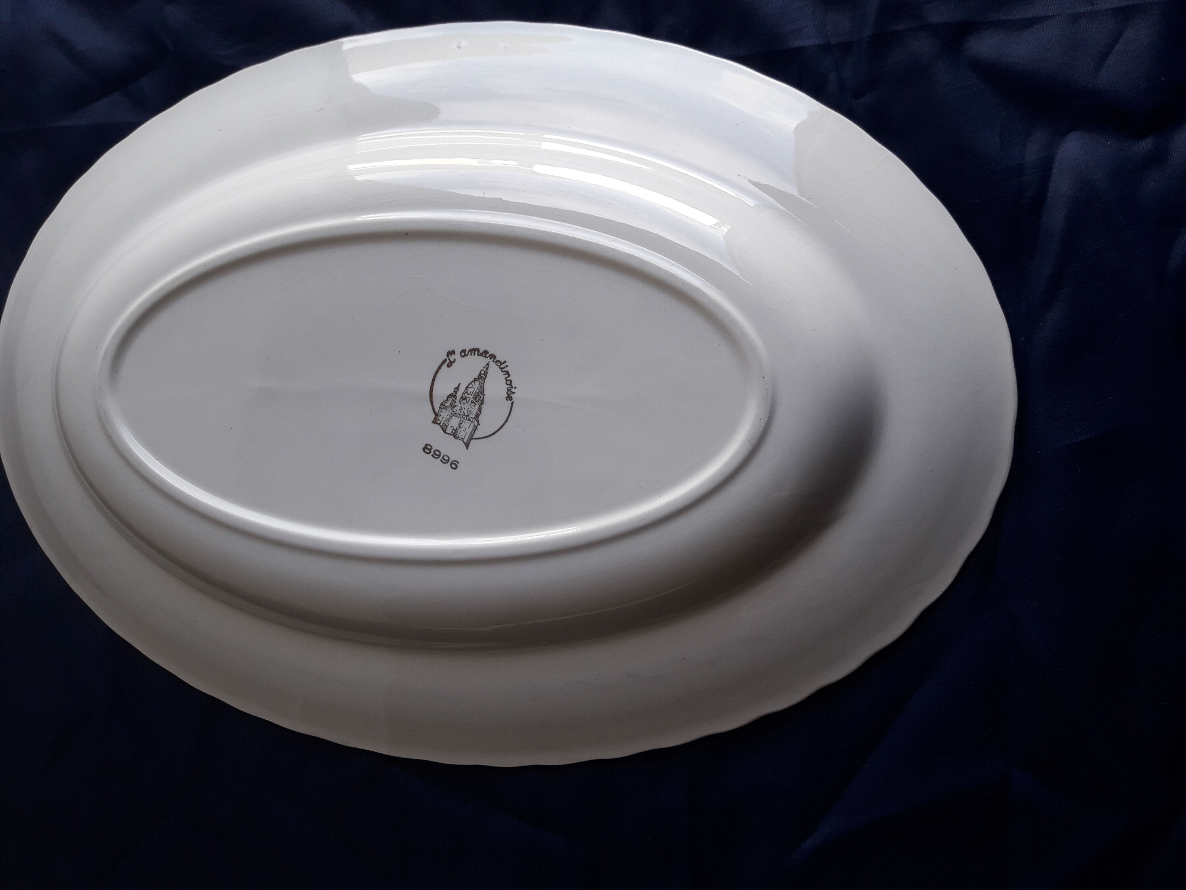 Plat ovale en faïence l'amandinoise 8996 motif roses roses  33 X 23 cm