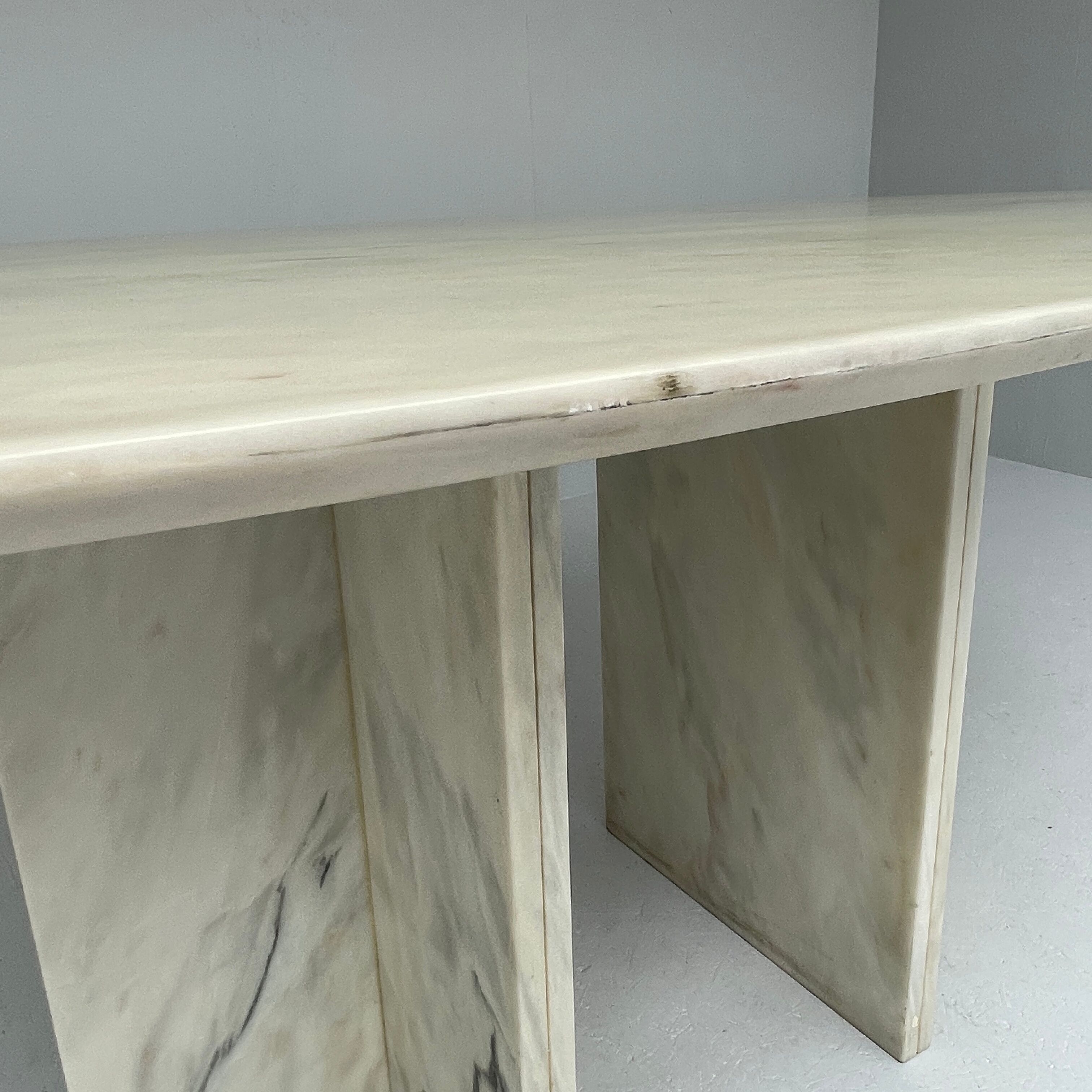 Table à manger en marbre blanc