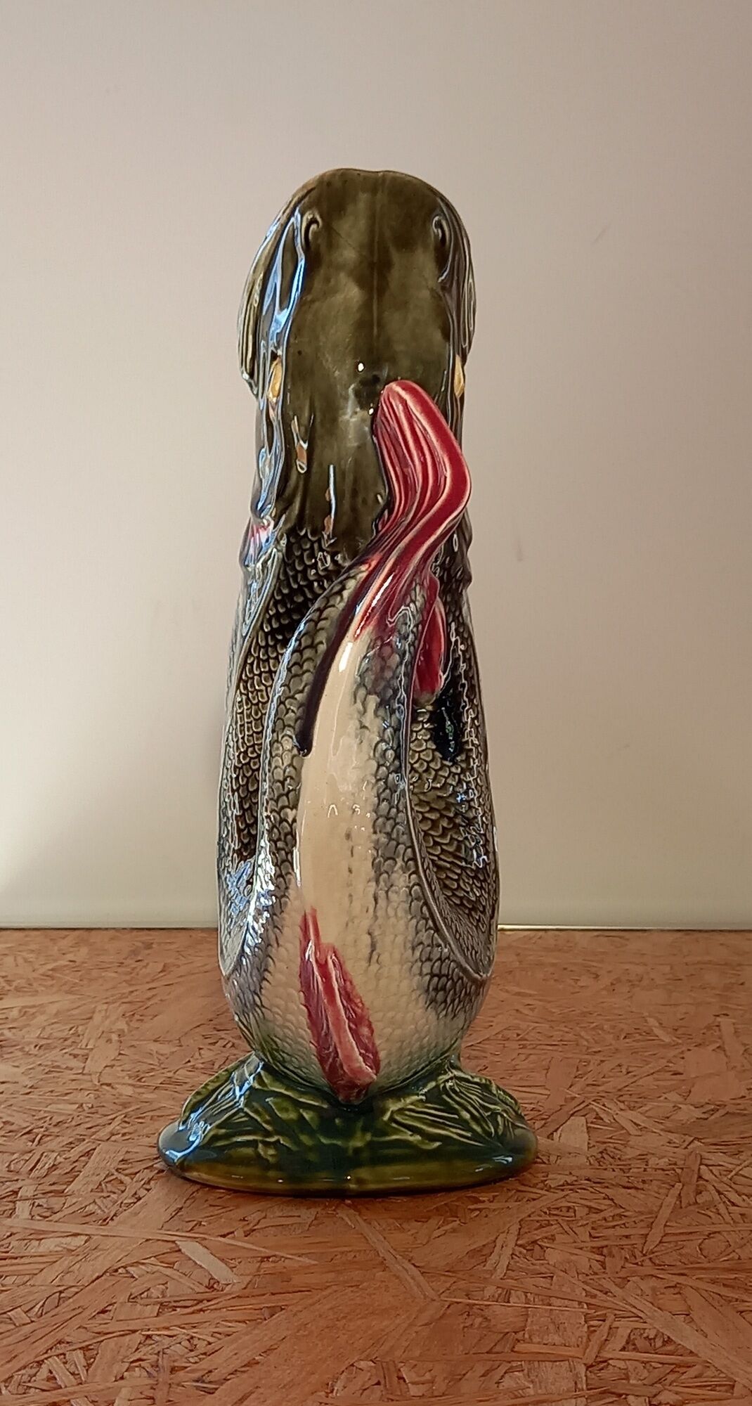 Vase or pitcher in dabbling shaped on Onnaing's earthenware fish. Art Nouveau period. Perfect condition