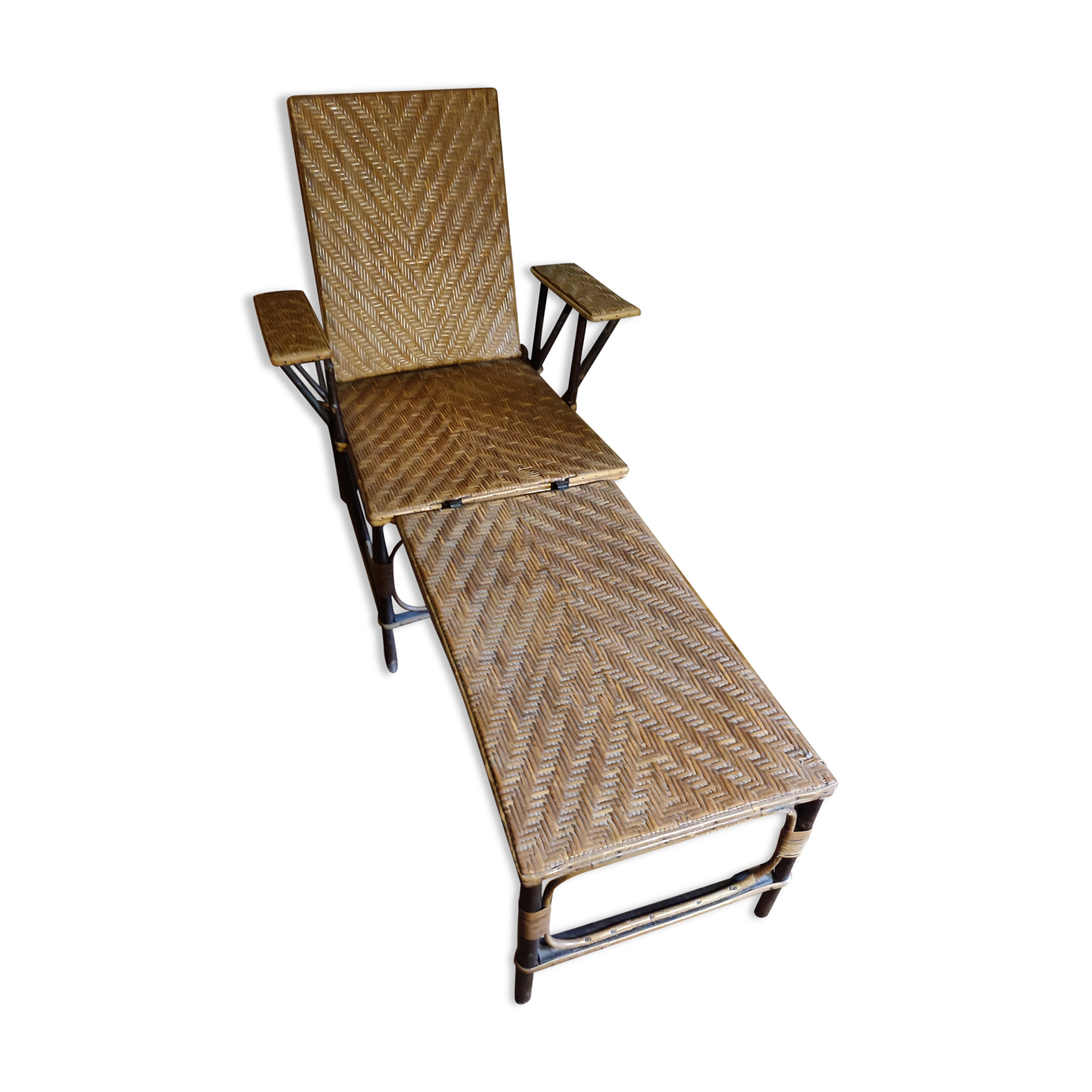 Braided rattan chaise longue 1920-30