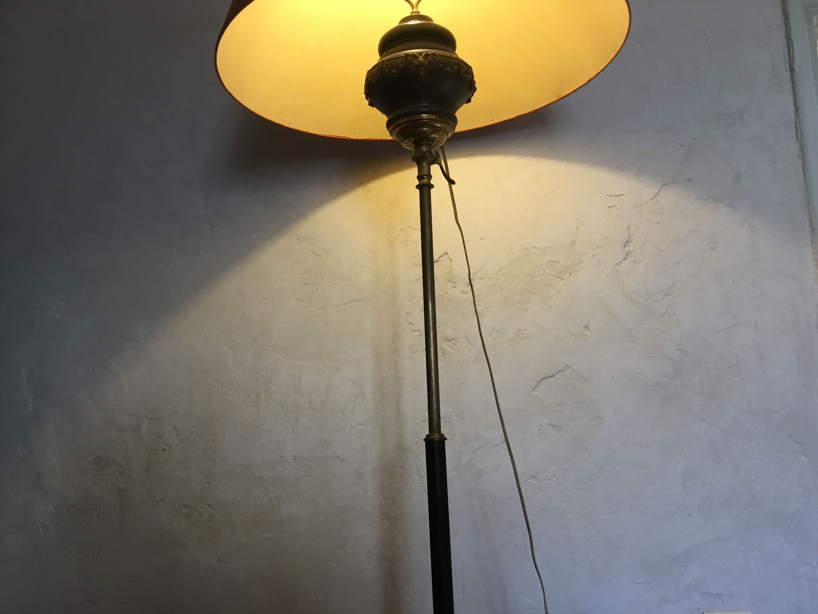 Healing-Lampadaire Side table decoration in bronze head and feet of goats