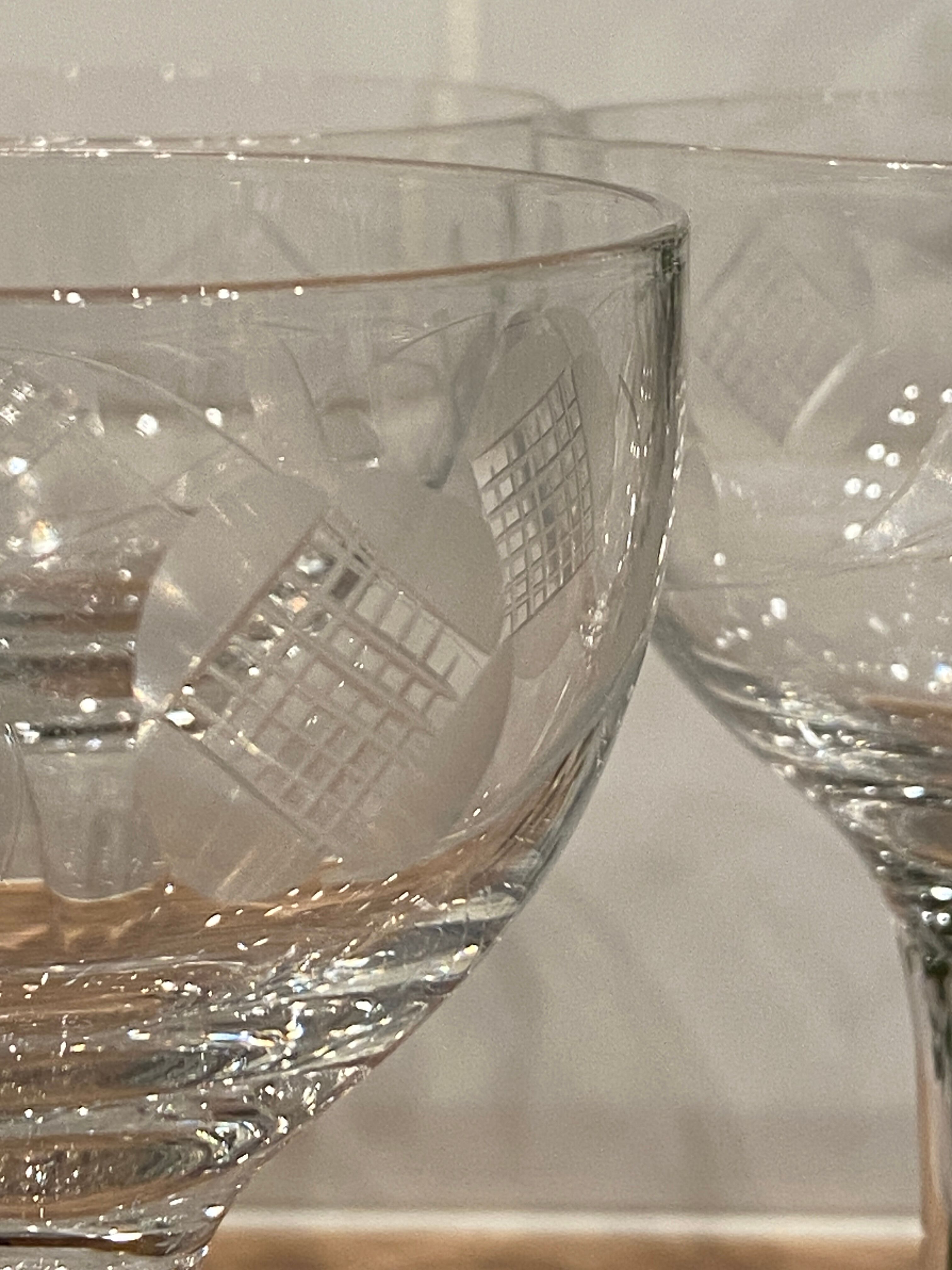 Set of 5 engraved glasses