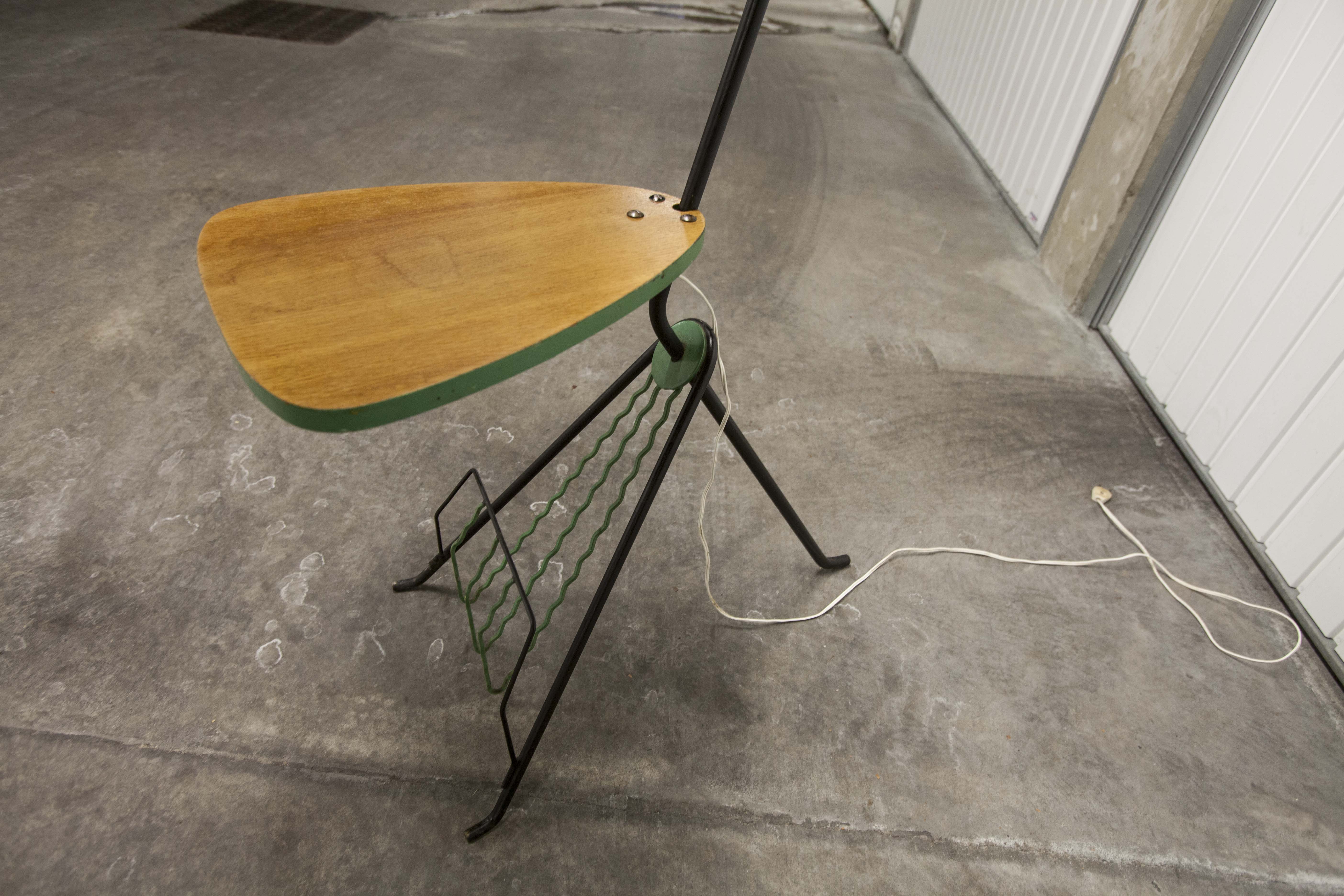 Floor lamp tripod Tablet door magazine 50 s