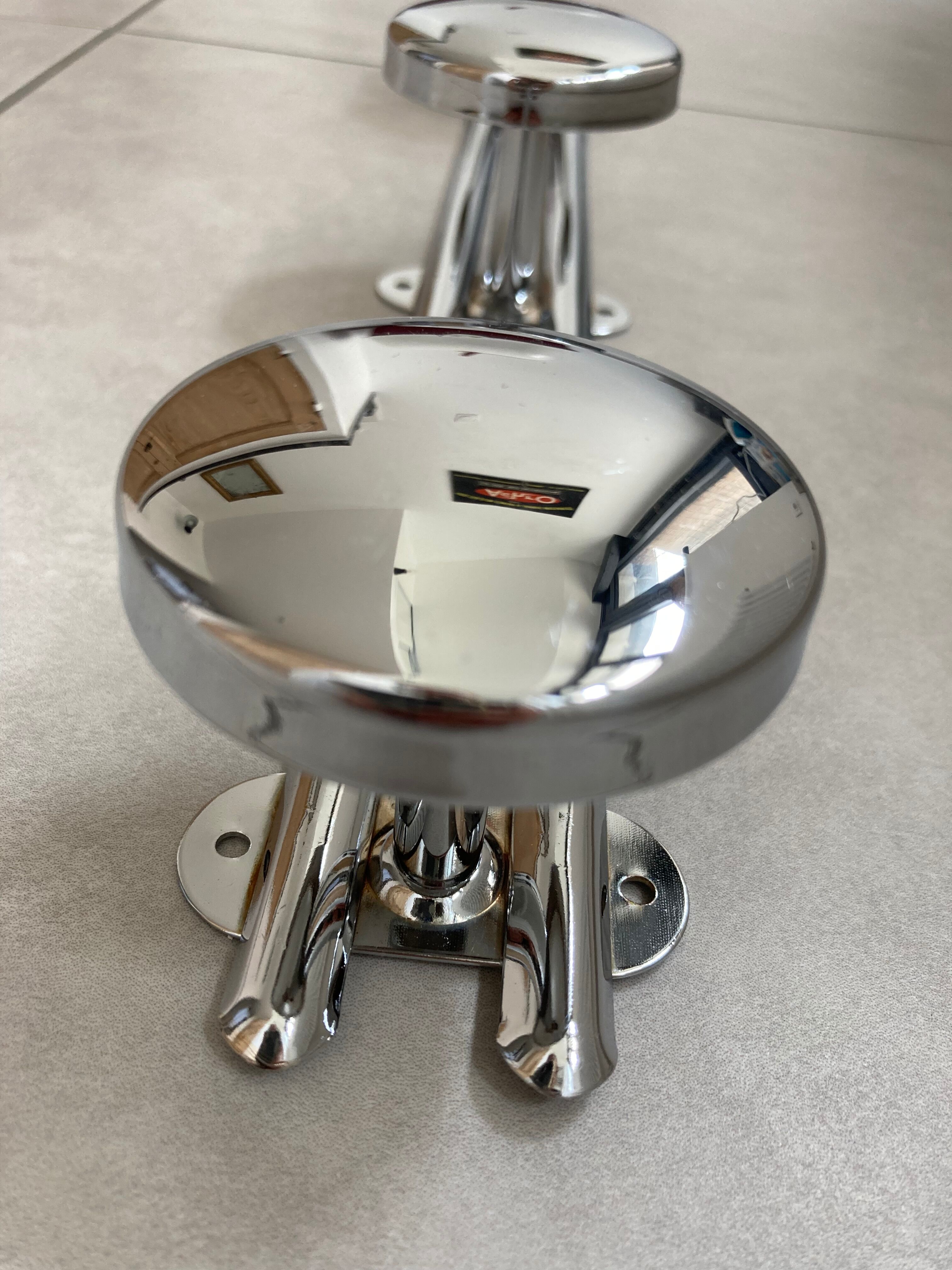 Vintage hook chrome 3 supports