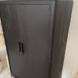 Armoire vintage en bois noir