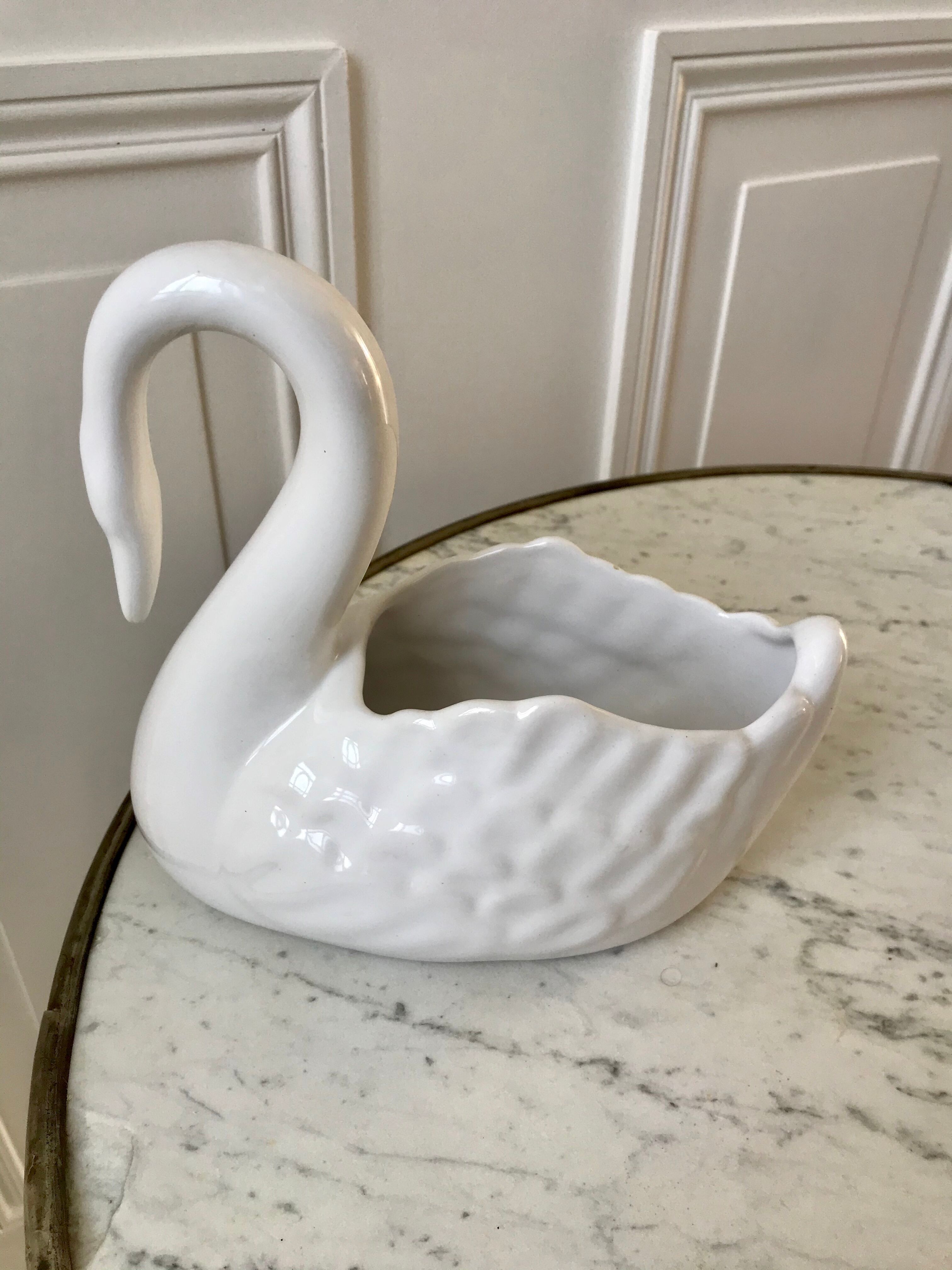 White ceramic swan pot cover 50/60s