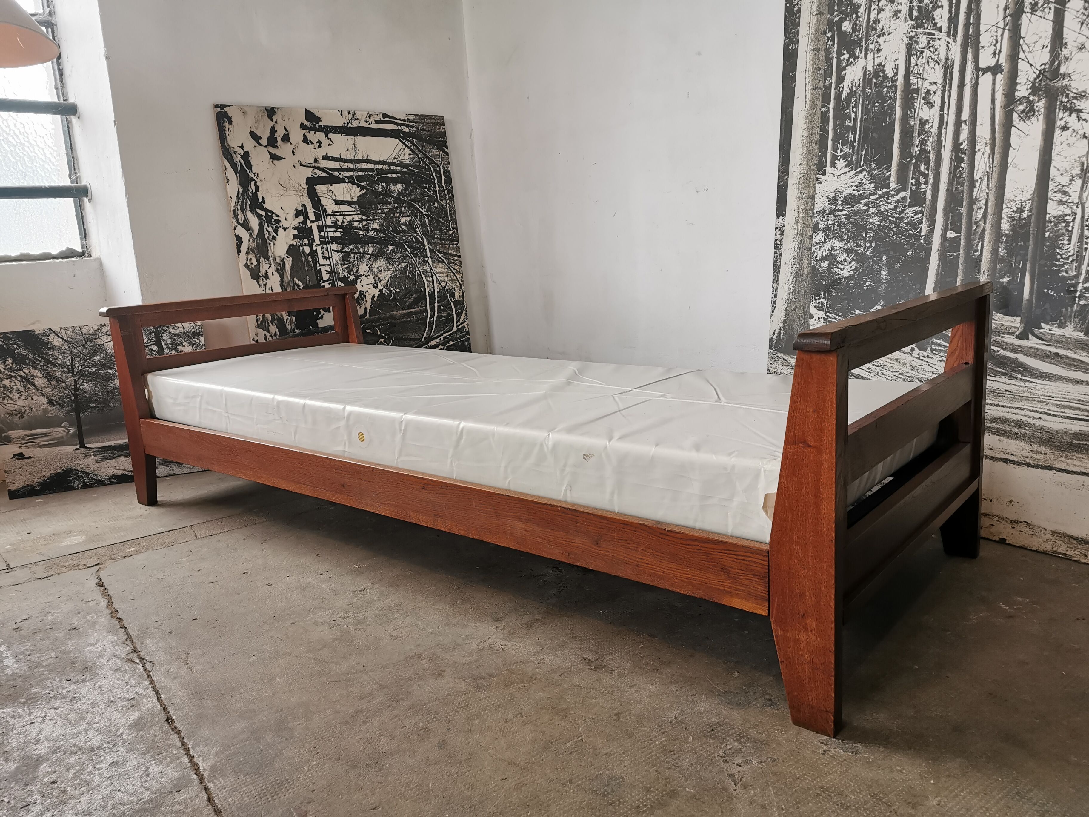 Mru bed René Gabriel, reconstruction