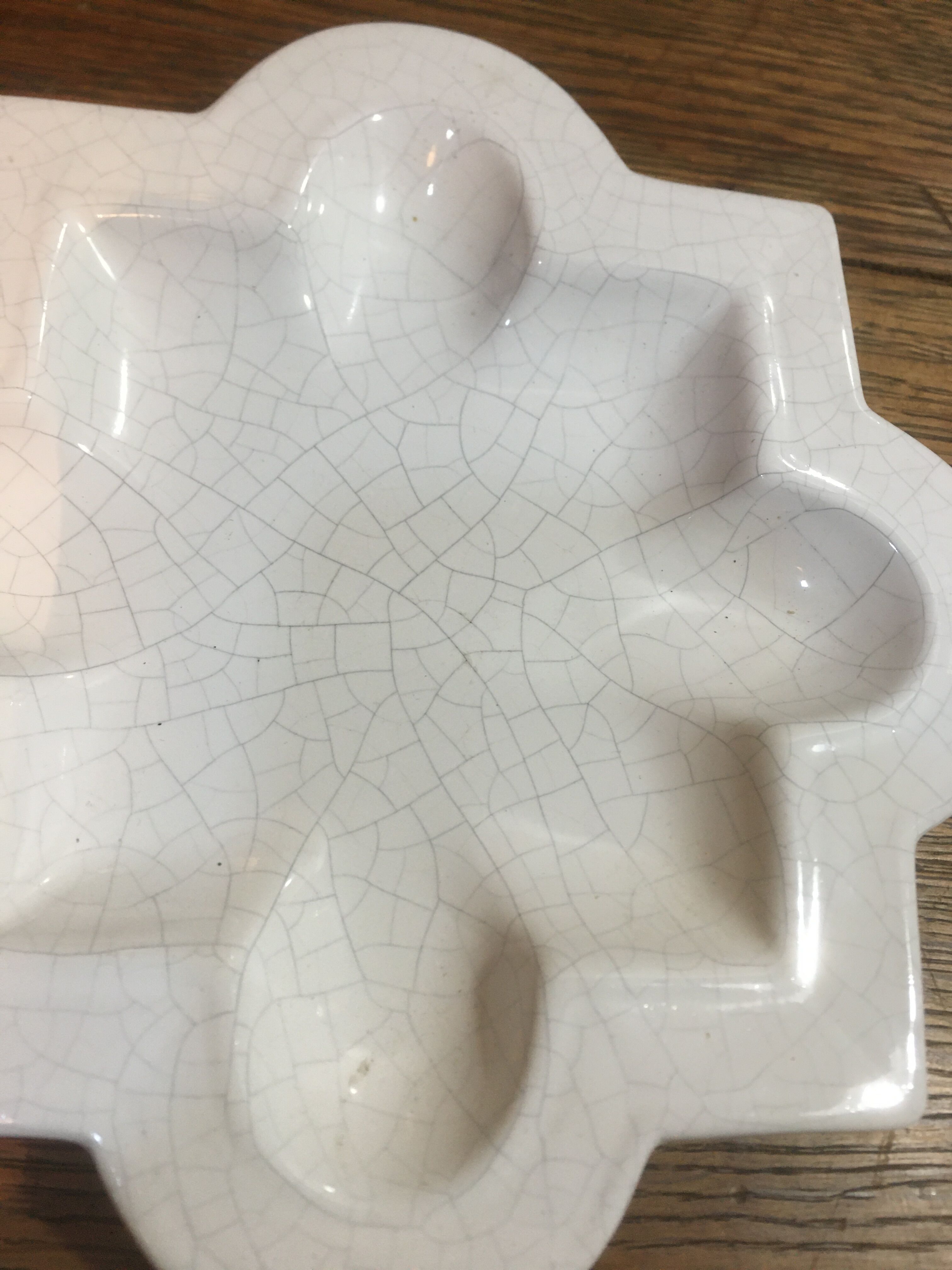 Pair of ceramic pocket vacuum