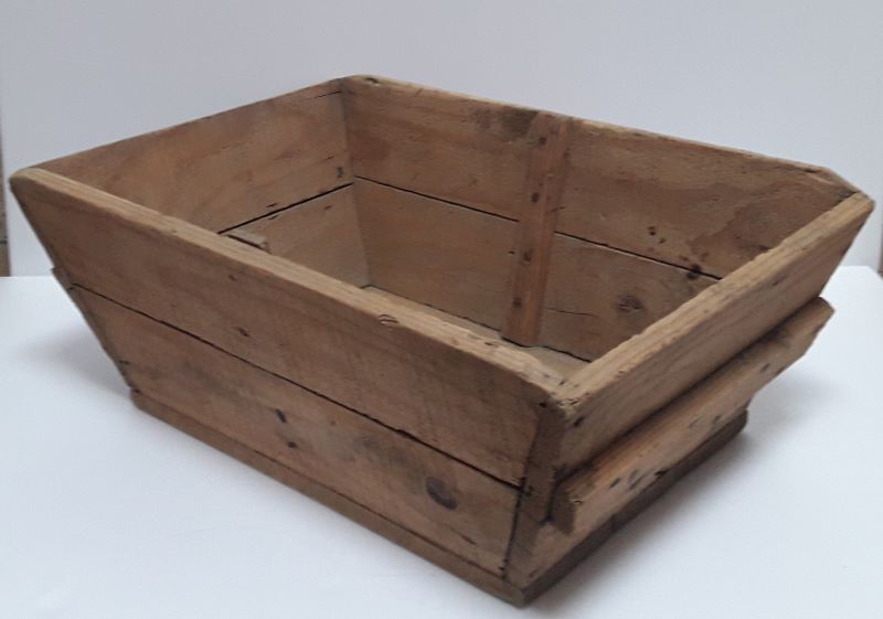 Wooden box trapezoidal