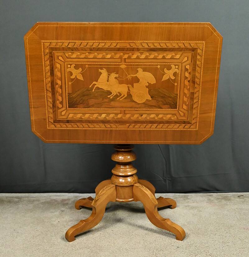 Living room table in cherry and walnut, Restoration style – late 19th century