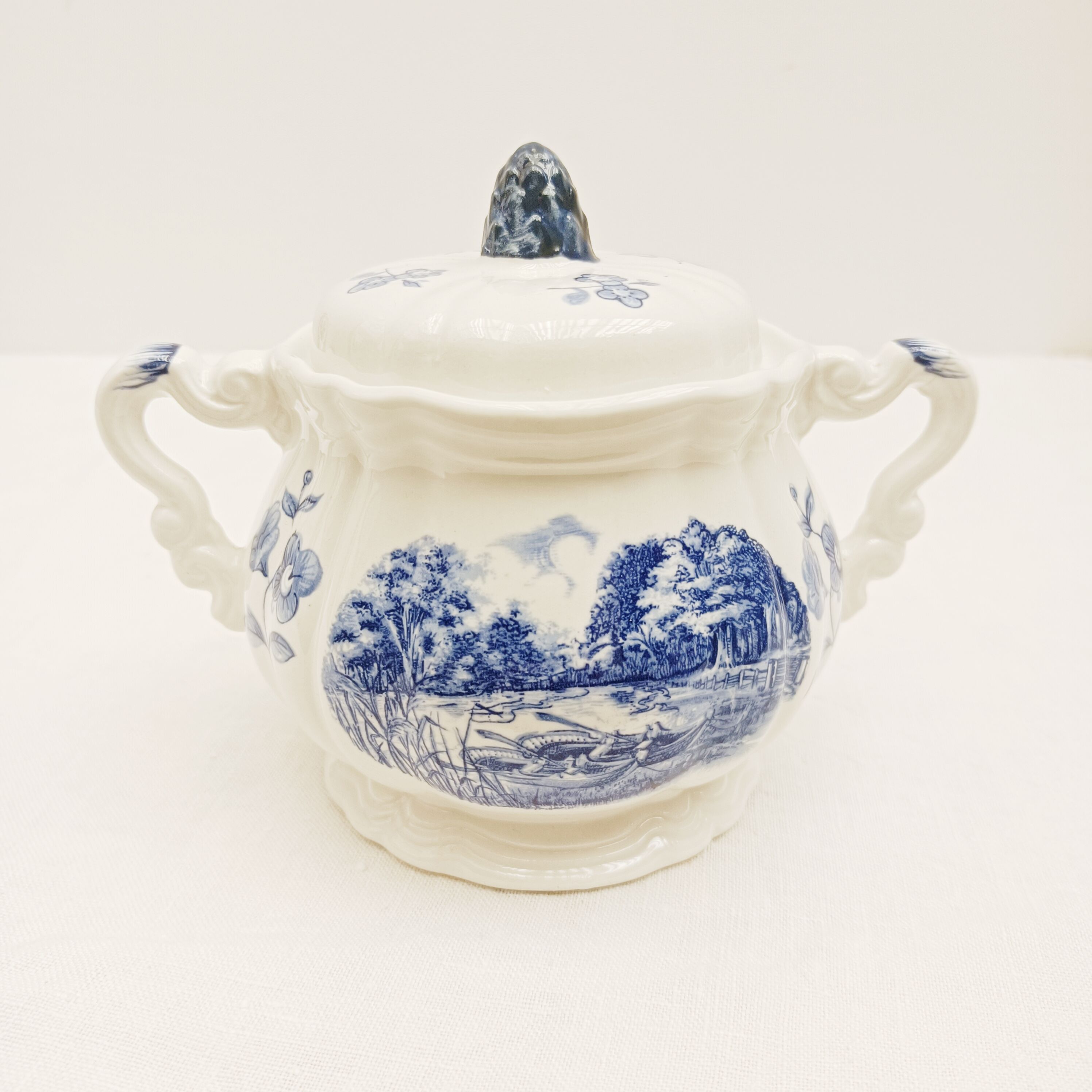 Sarreguemines Romantic Sugar Bowl