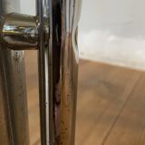 Table basse chrome et verre fumé ovale années 70