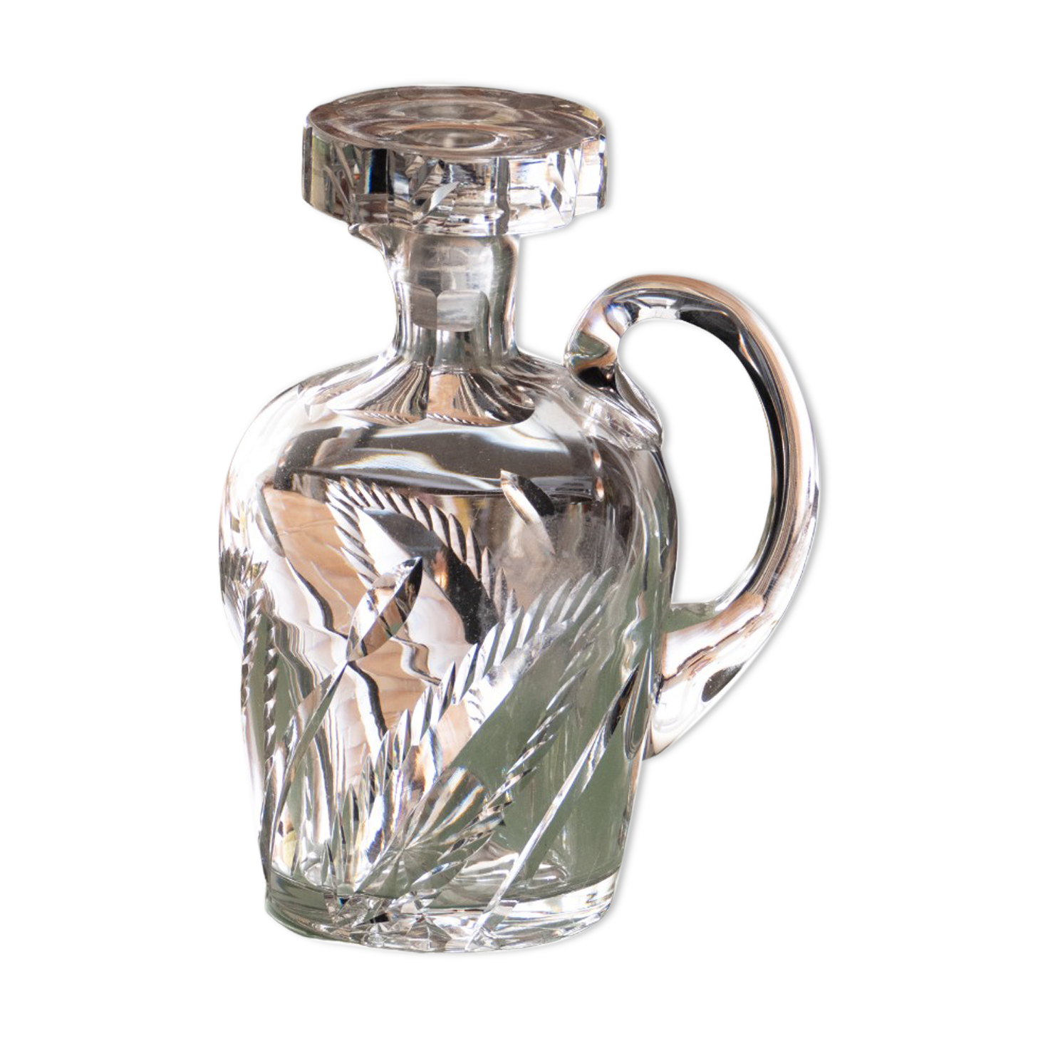 1950s decanter in chiseled crystal
