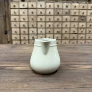 Petit pichet vintage jaune beurre