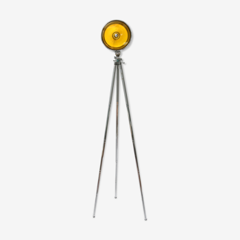 Lampe jaune trépied