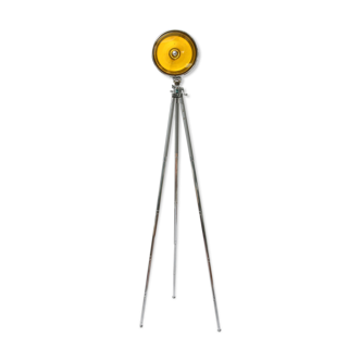 Tripod yellow lamp