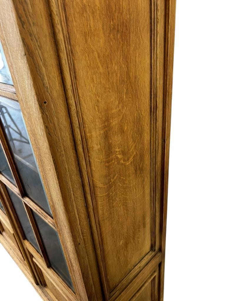 Vintage wooden display cabinet / bookshelf / shelf