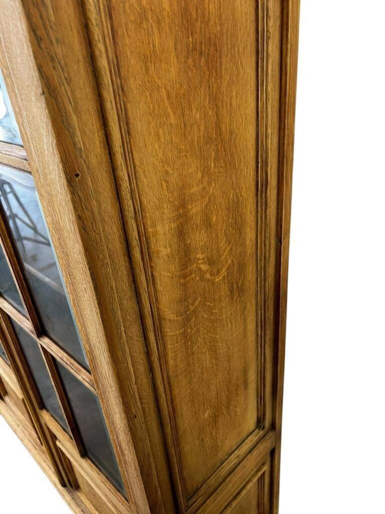 Vintage wooden display cabinet / bookshelf / shelf