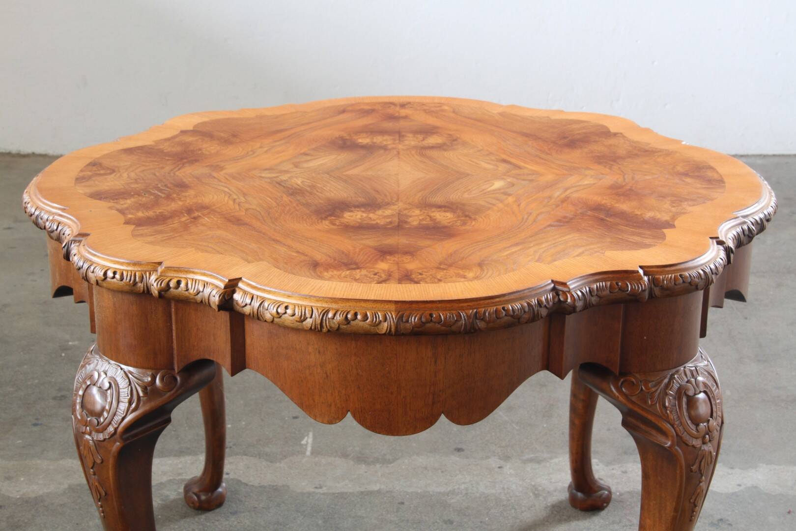 Vintage Figured Burr Walnut Pie Crust Coffee Table, 1920s