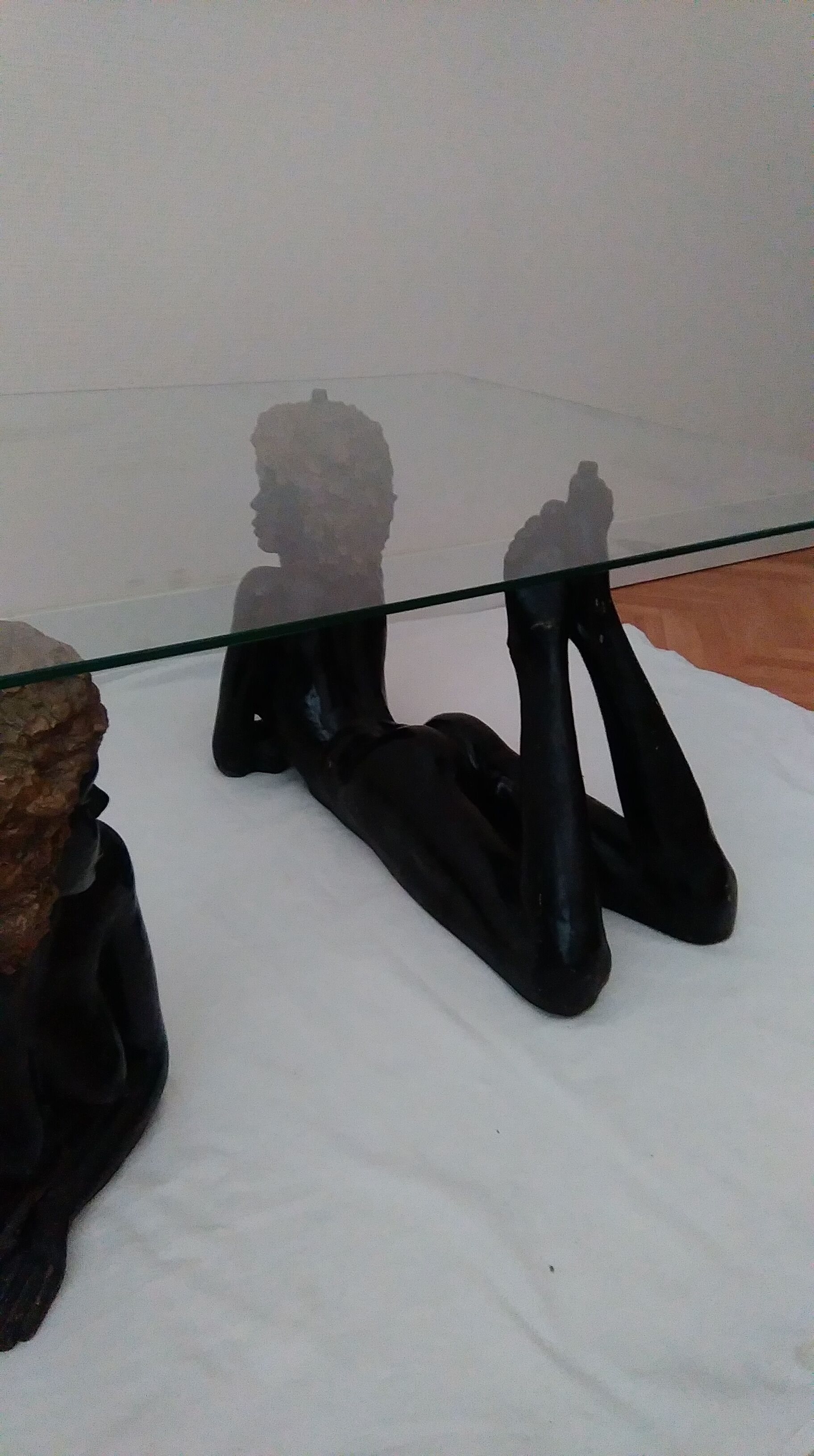 Table basse aux nubiennes années 50