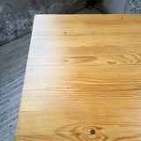 Table carrée moderniste en pin massif, années 50