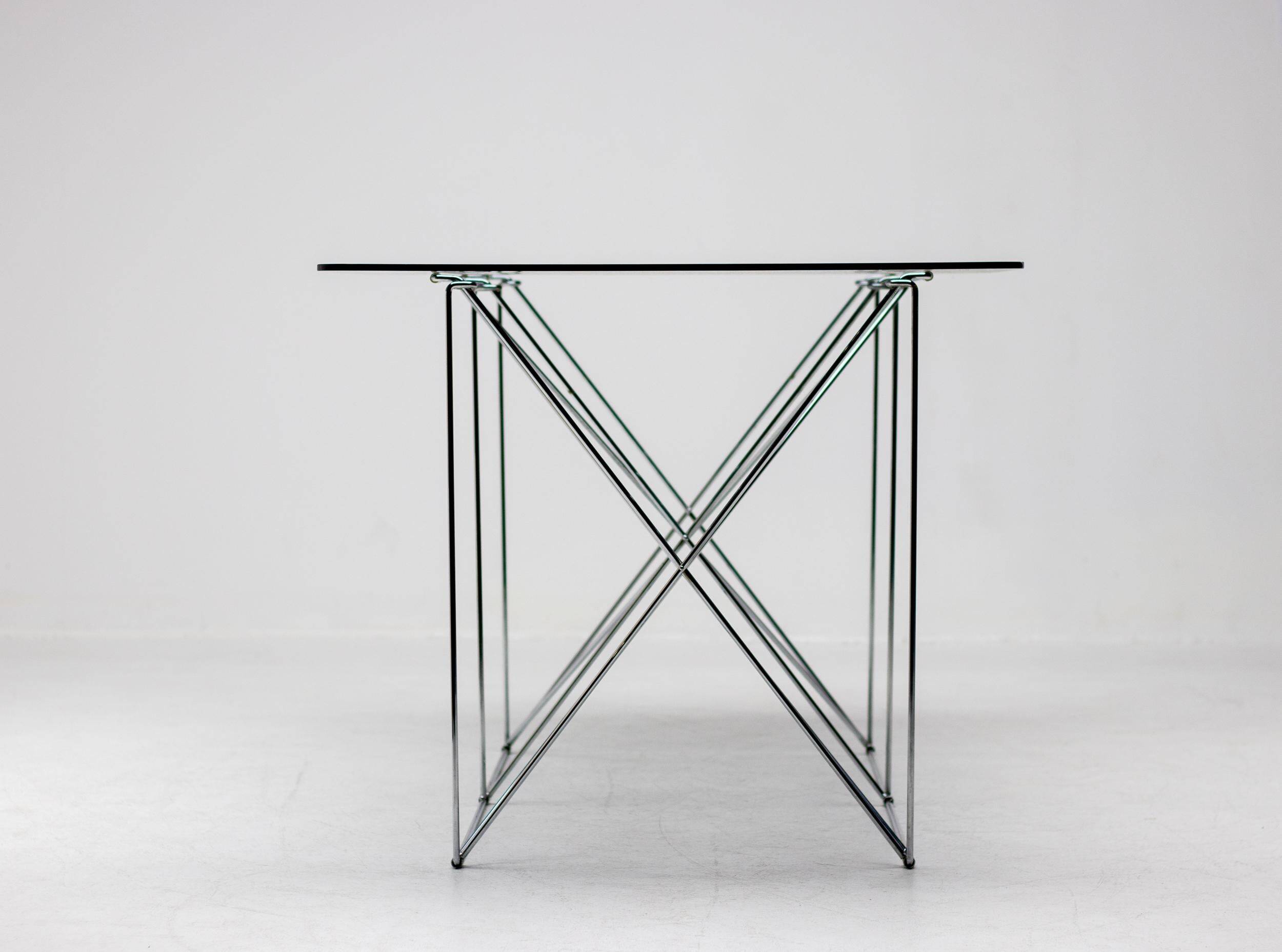 Table de salle à manger pliante en verre fumé Max Sauze - Un chef-d'œuvre de design minimaliste
