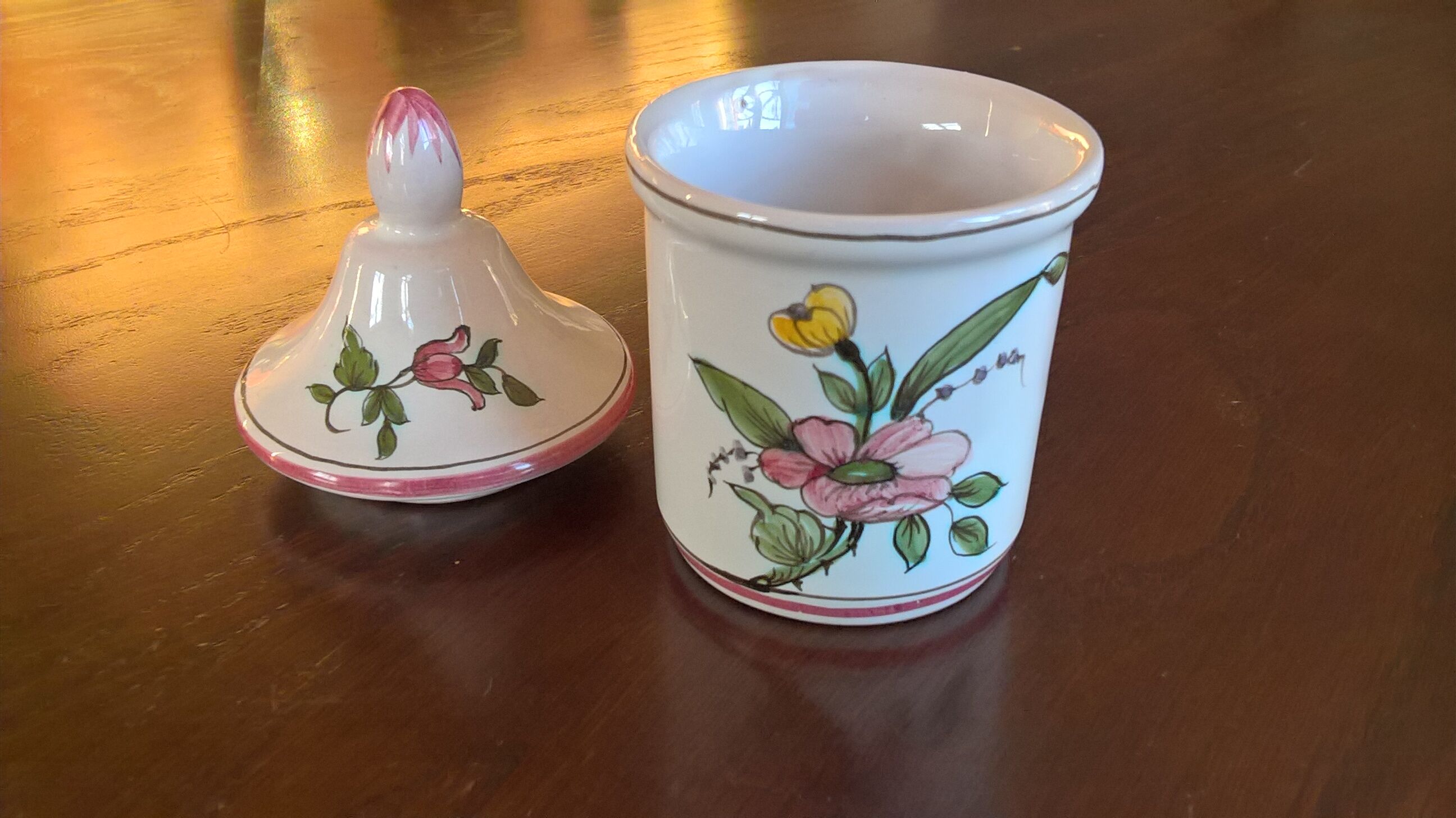 Lallier de Moustiers earthenware box