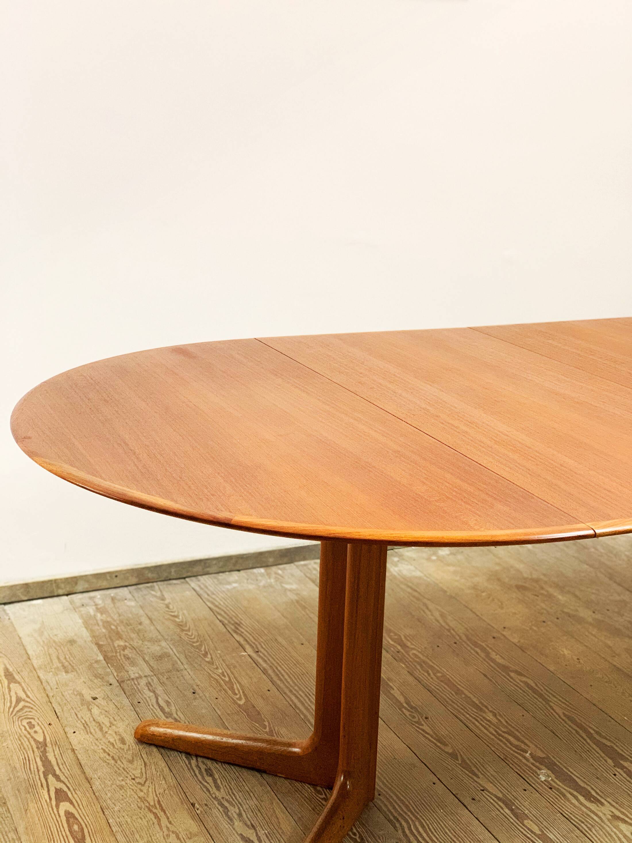 Round Circular Extendable Mid Century Teak Dining Table