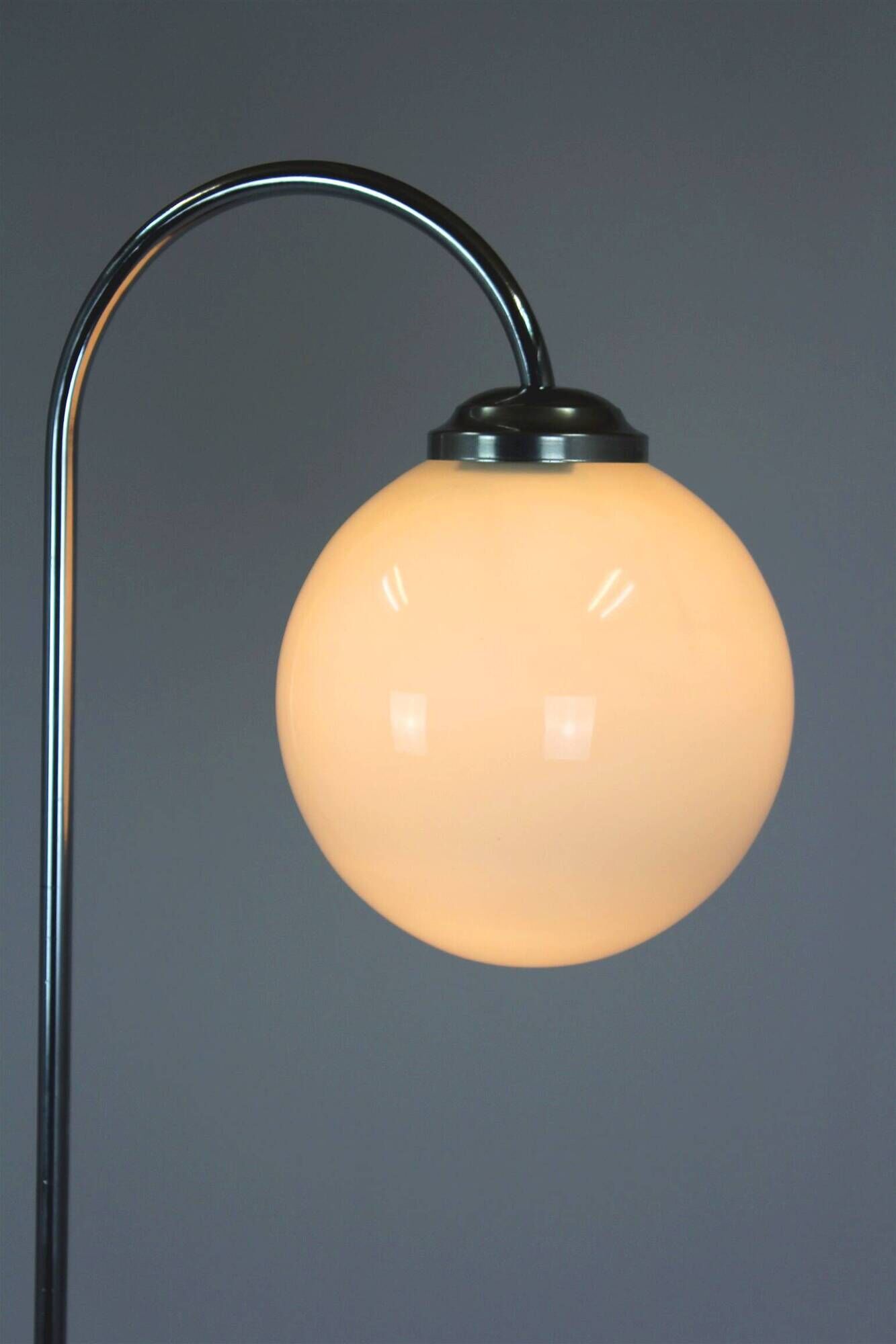 Lampadaire Art Déco Bauhaus restauré par Jindrich Halabala, 1940s