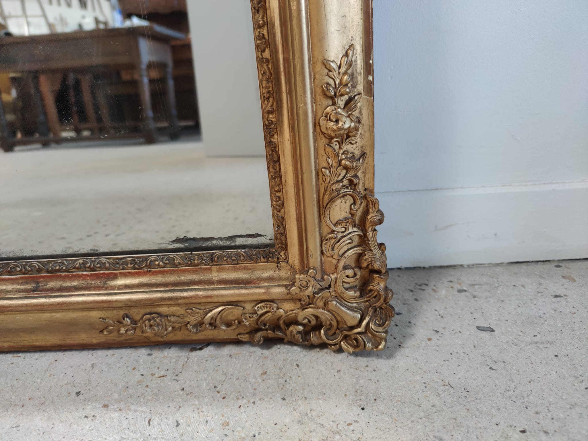 Rectangular golden mirror moldings plant motifs nineteenth H: 130cm