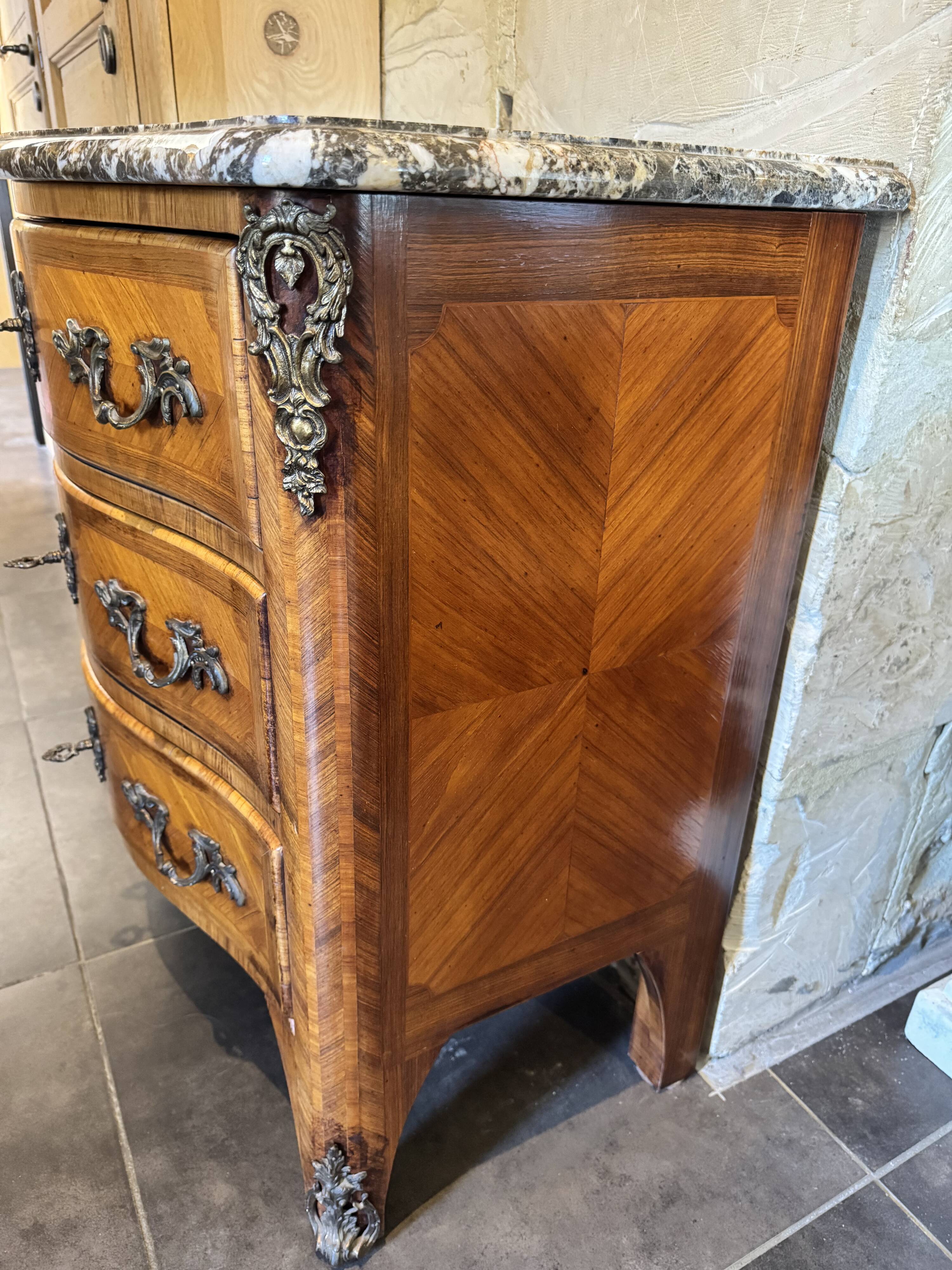 Small Louis XV Transition jump commode, Breccia marble, 79 cm