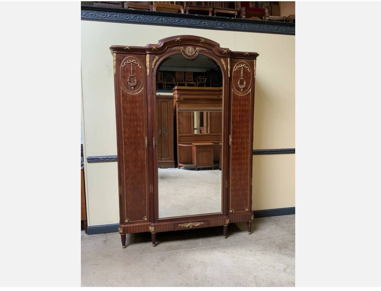 Antique Art Nouveau wardrobe, linen. - fire-gilded bronze
