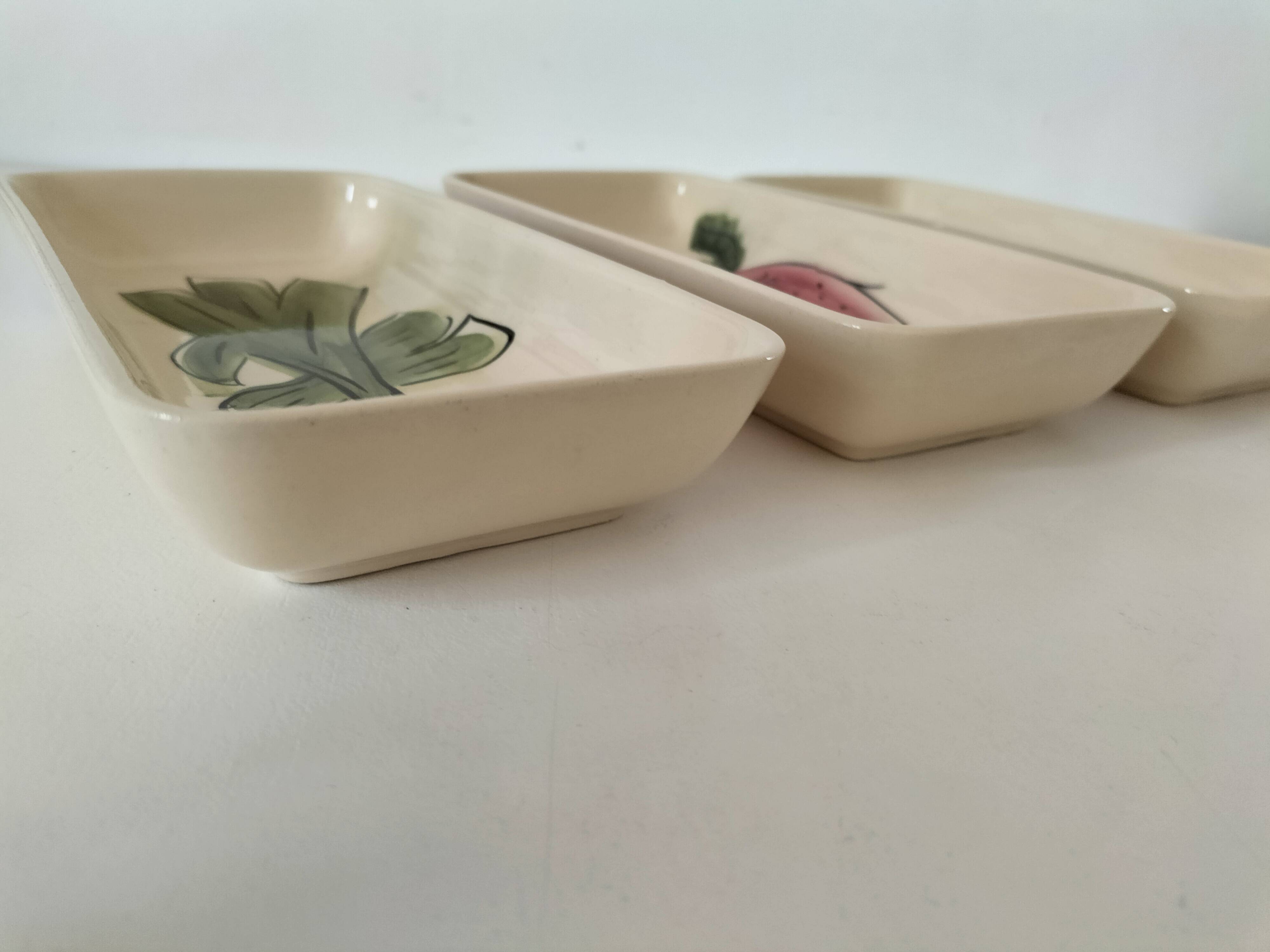 Trio de plats rectangulaires vintage à décor naïf de légumes