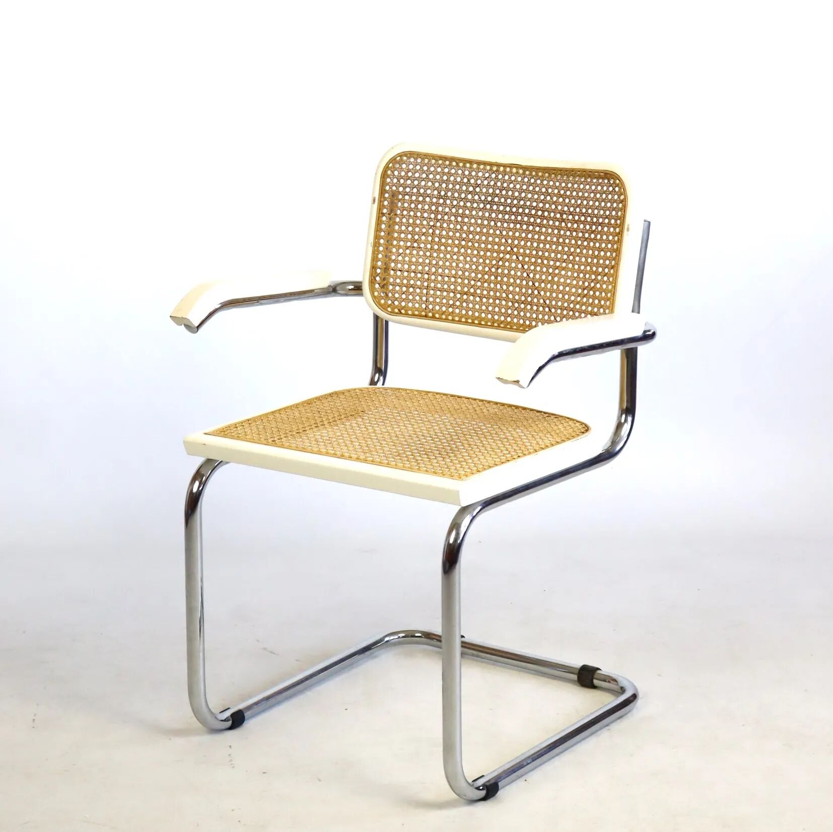 White B64 chair