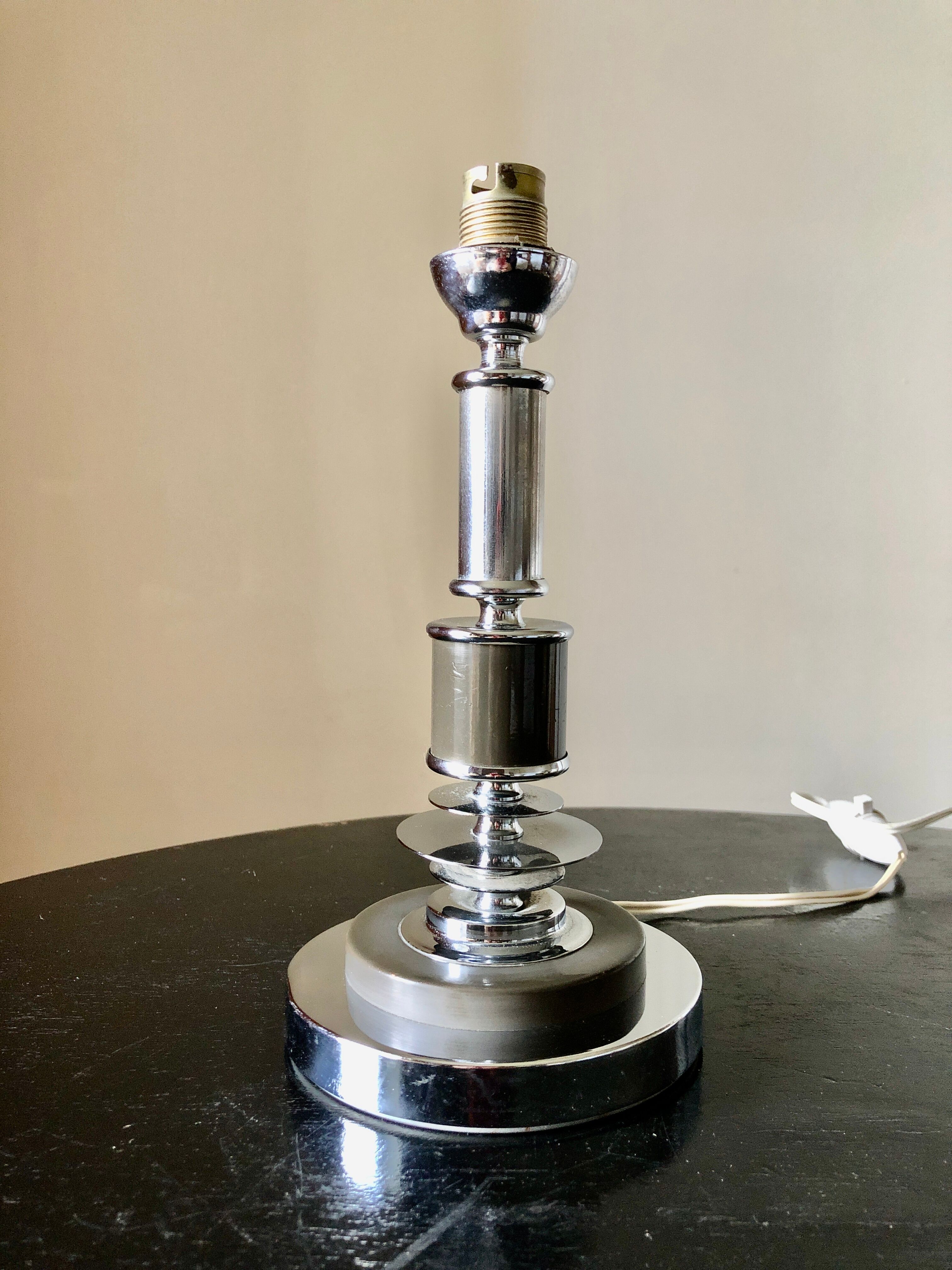 Lamp stand space age