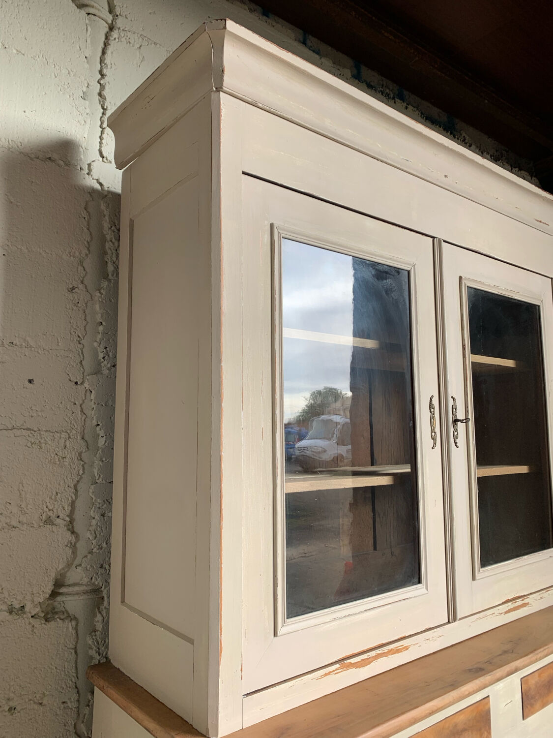 Country-style glass cabinet