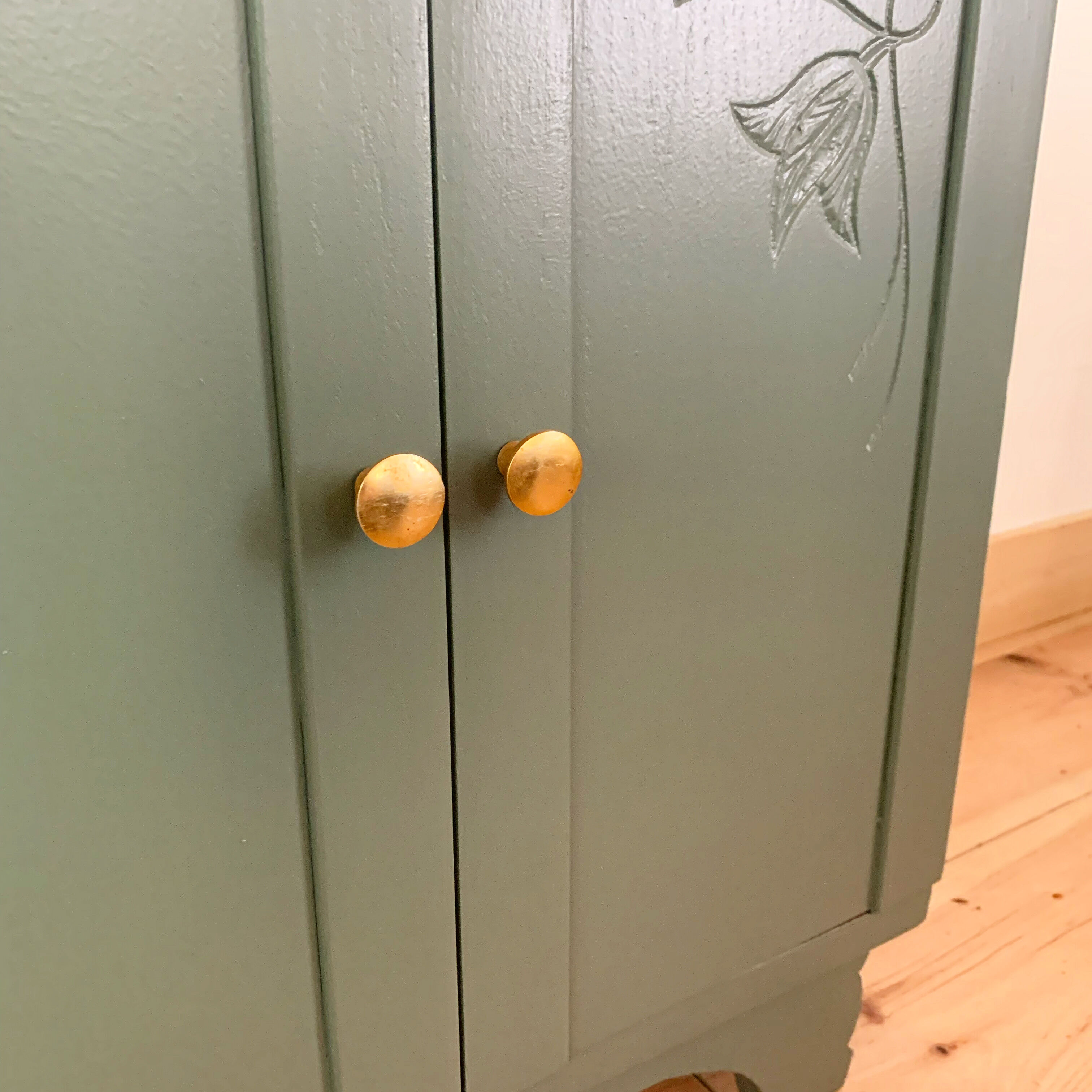 Bedside art deco green pomegranate