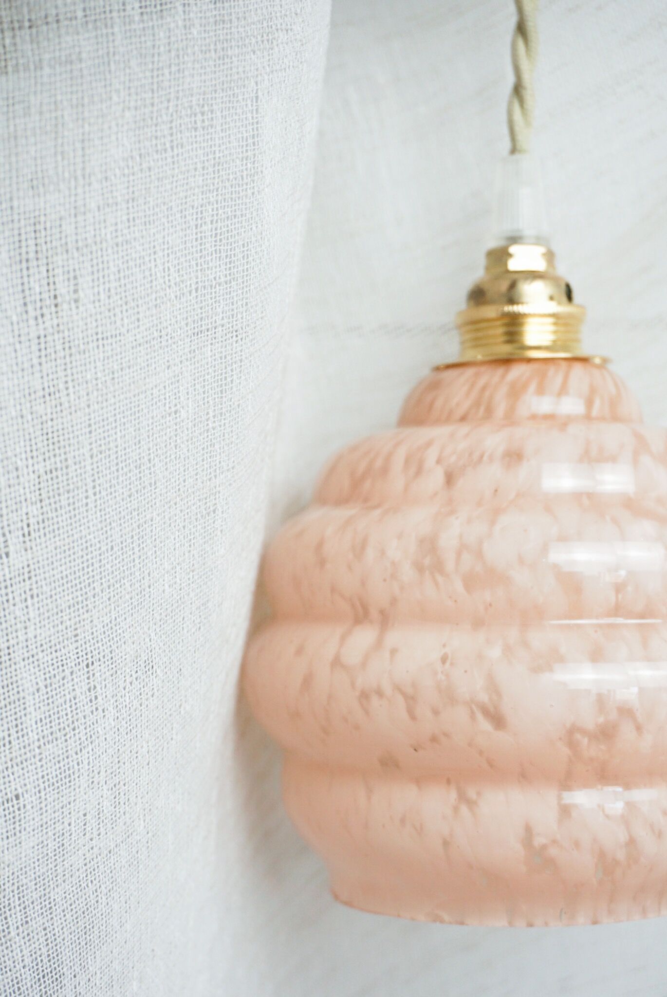 Suspension baladeuse verre de Clichy pink vintage