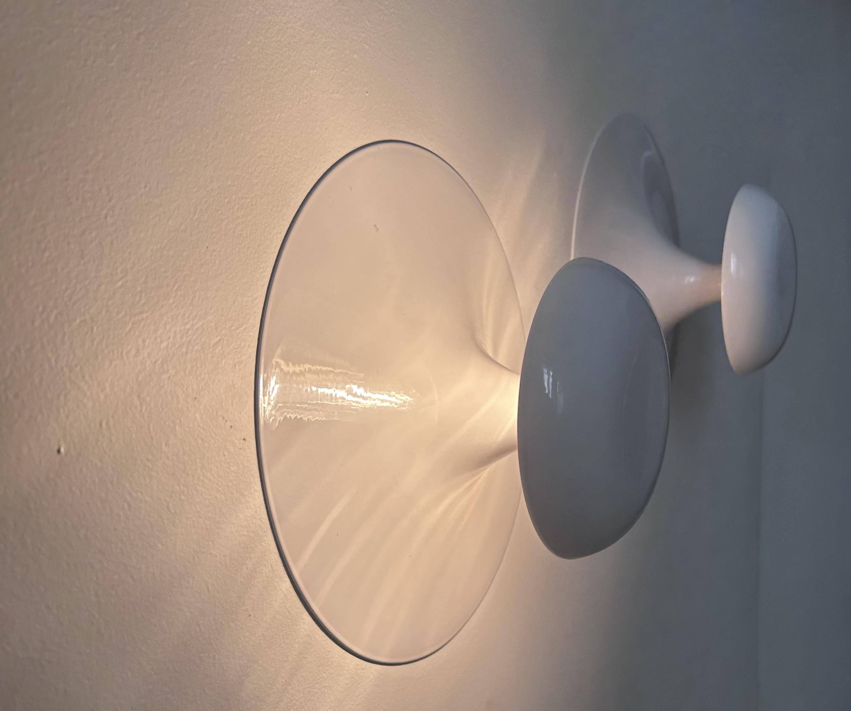 Pair of vintage "Funnel" wall lights, white lacquered metal, by Vibia Spain 2000