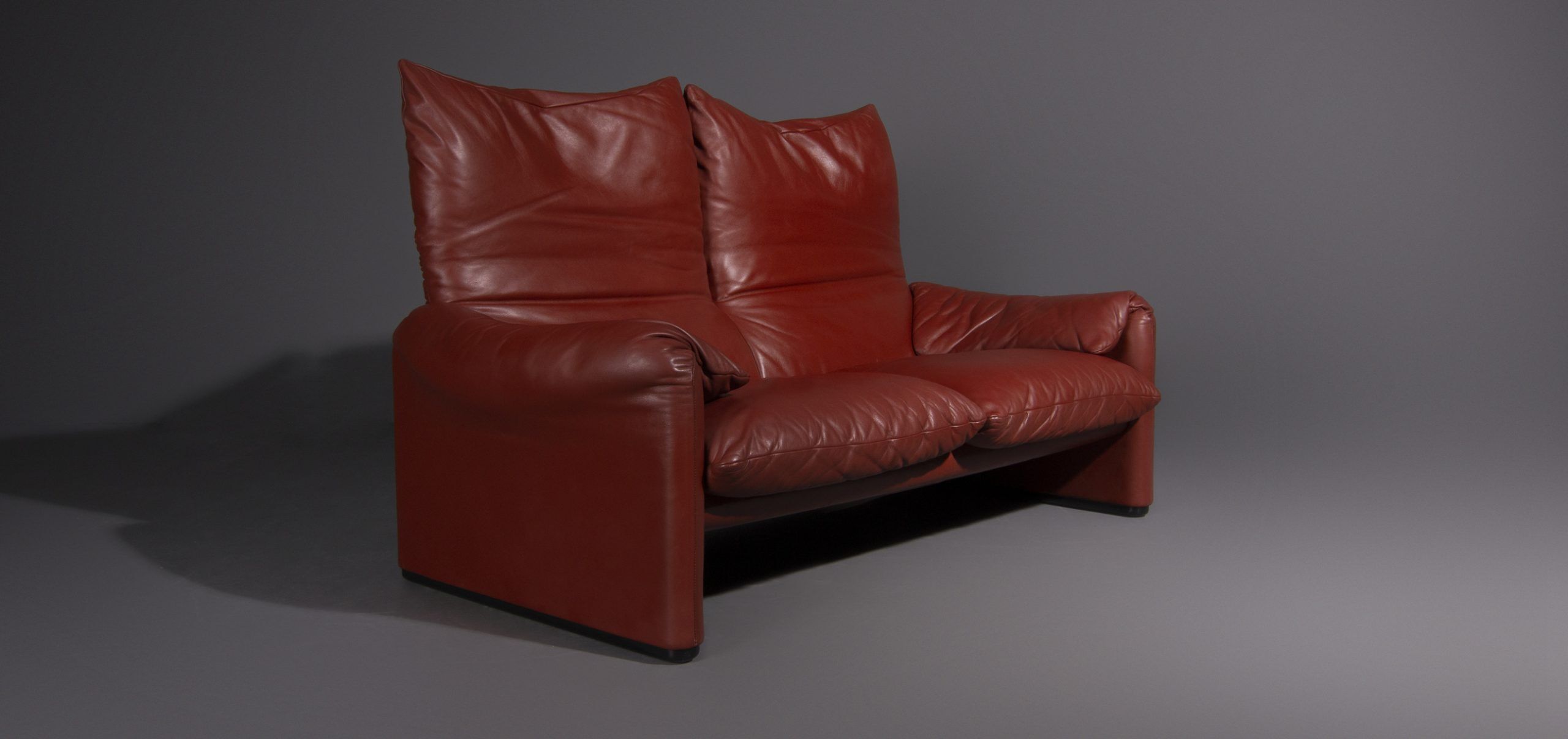 2-seat Maralunga sofa designed by Vico Magistretti for Cassina