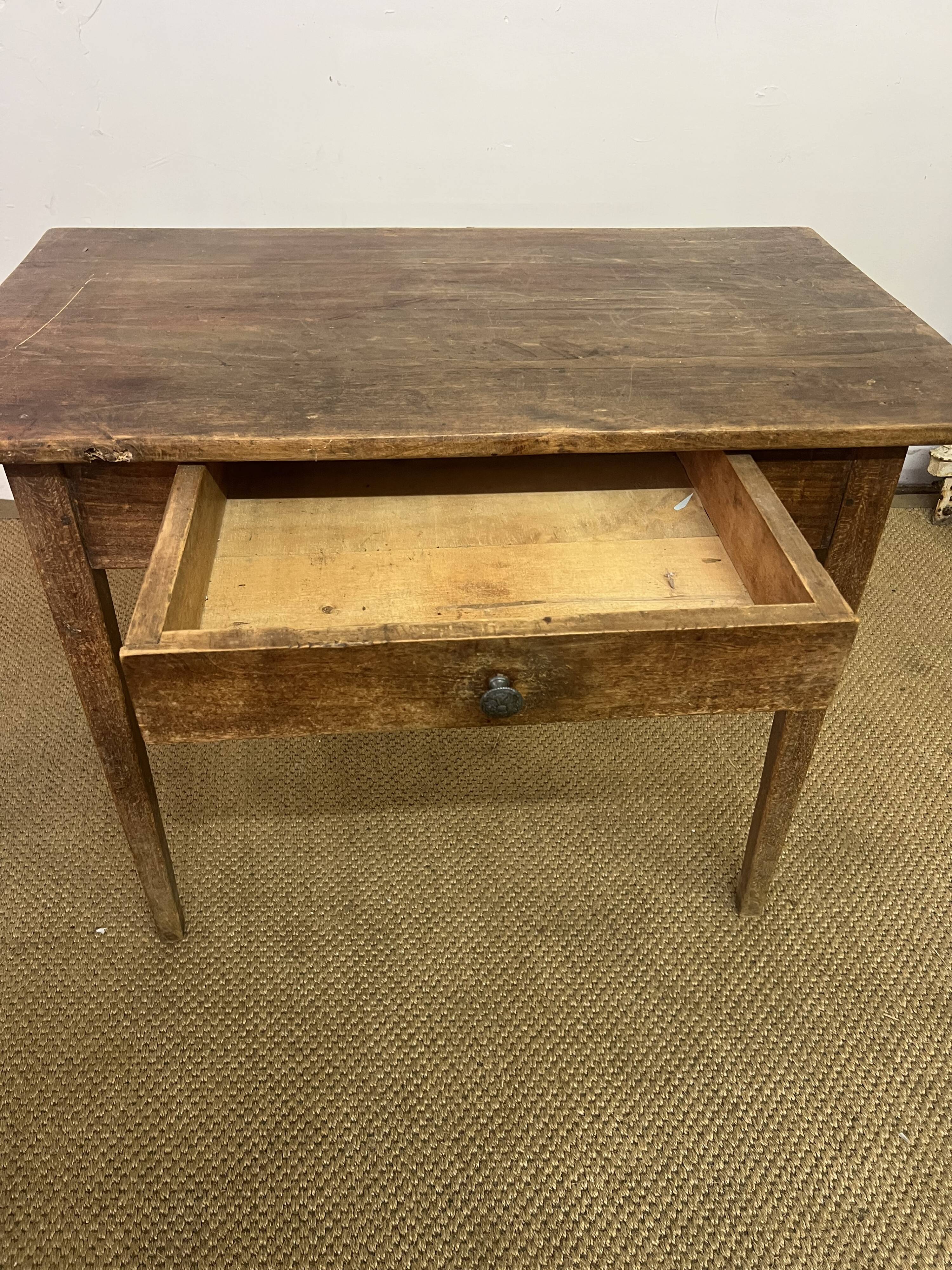 Old small desk / Farm table